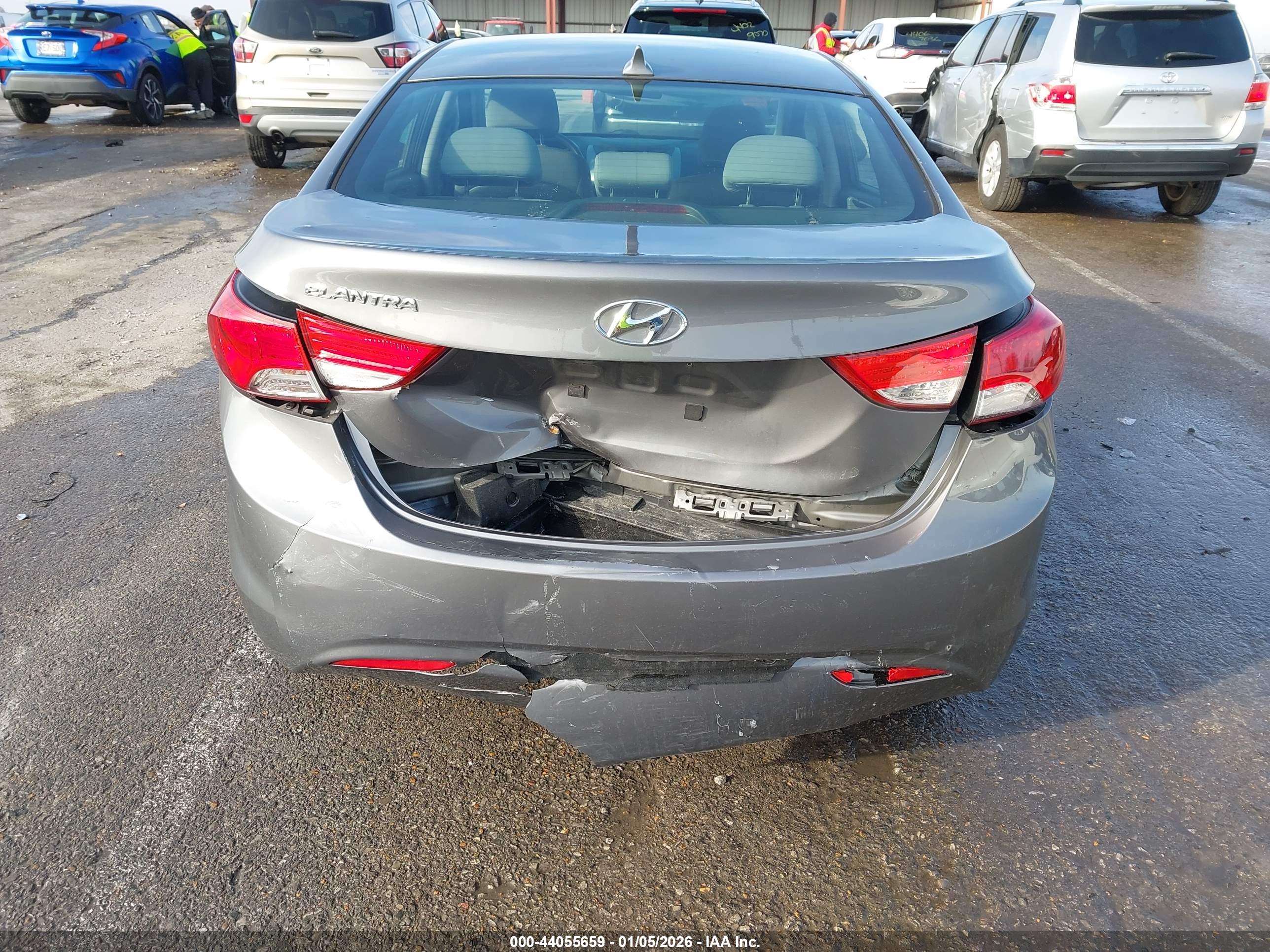HYUNDAI ELANTRA image 6