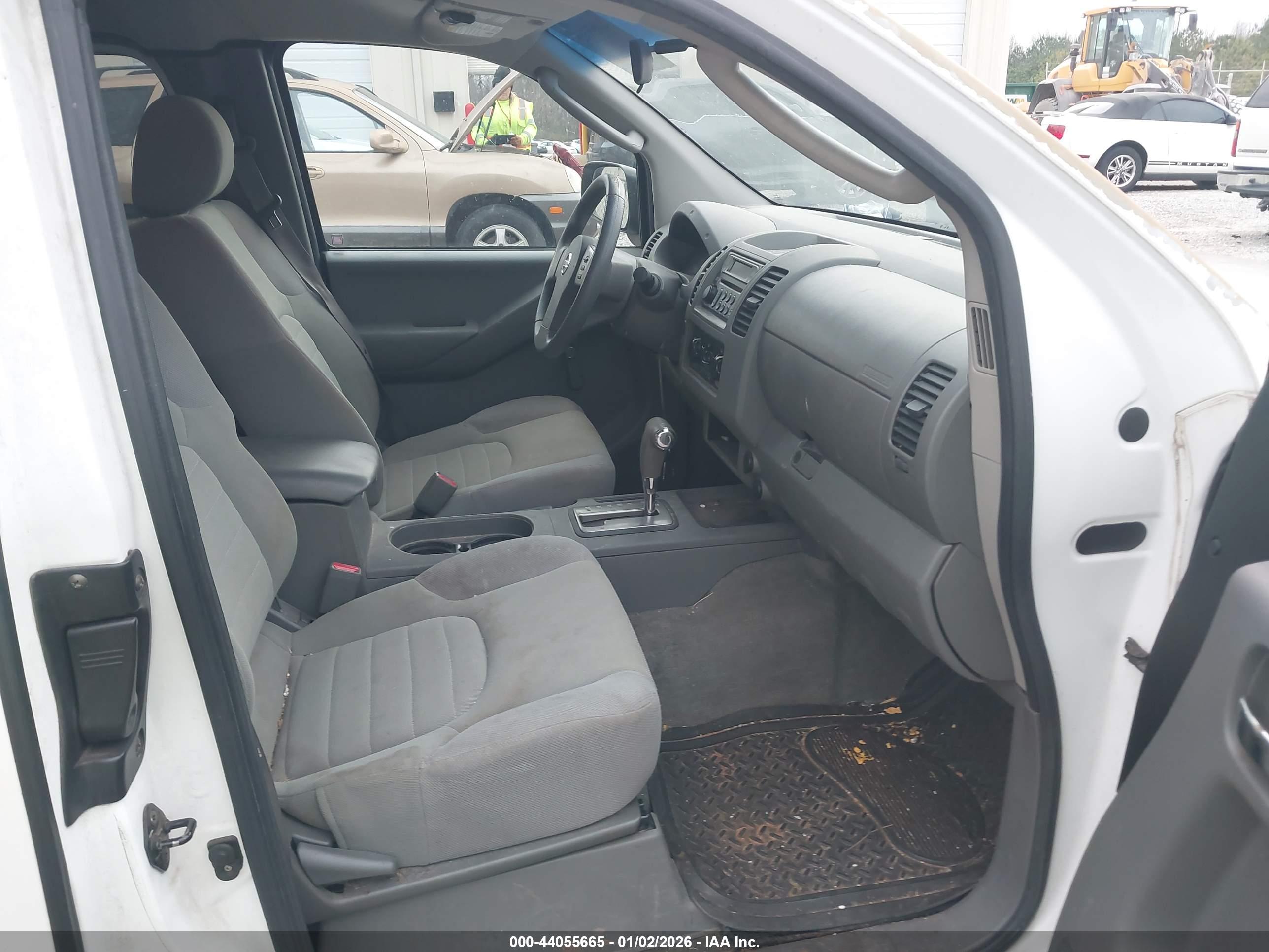 NISSAN FRONTIER image 5