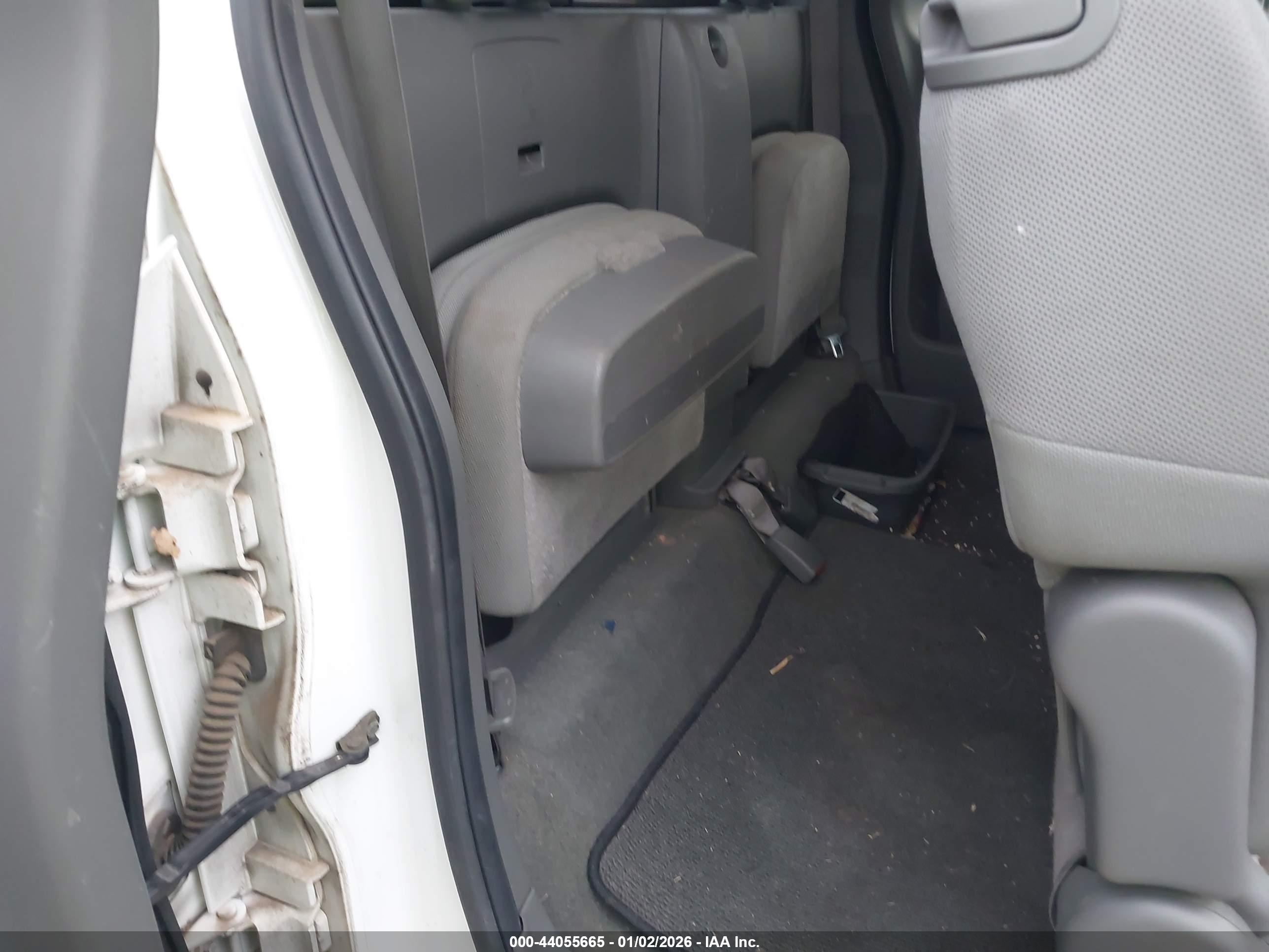 NISSAN FRONTIER image 8