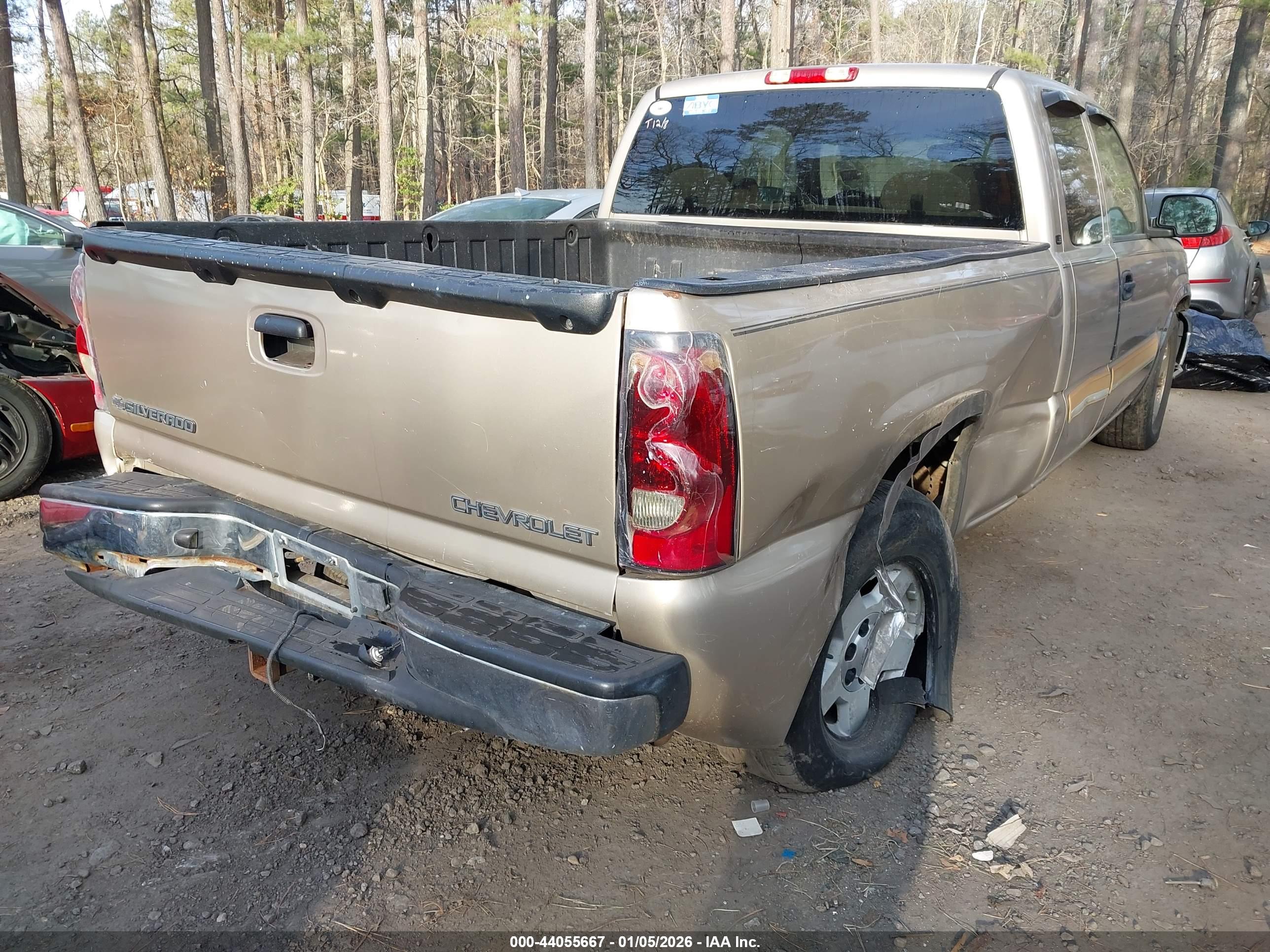 CHEVROLET SILVERADO image 4