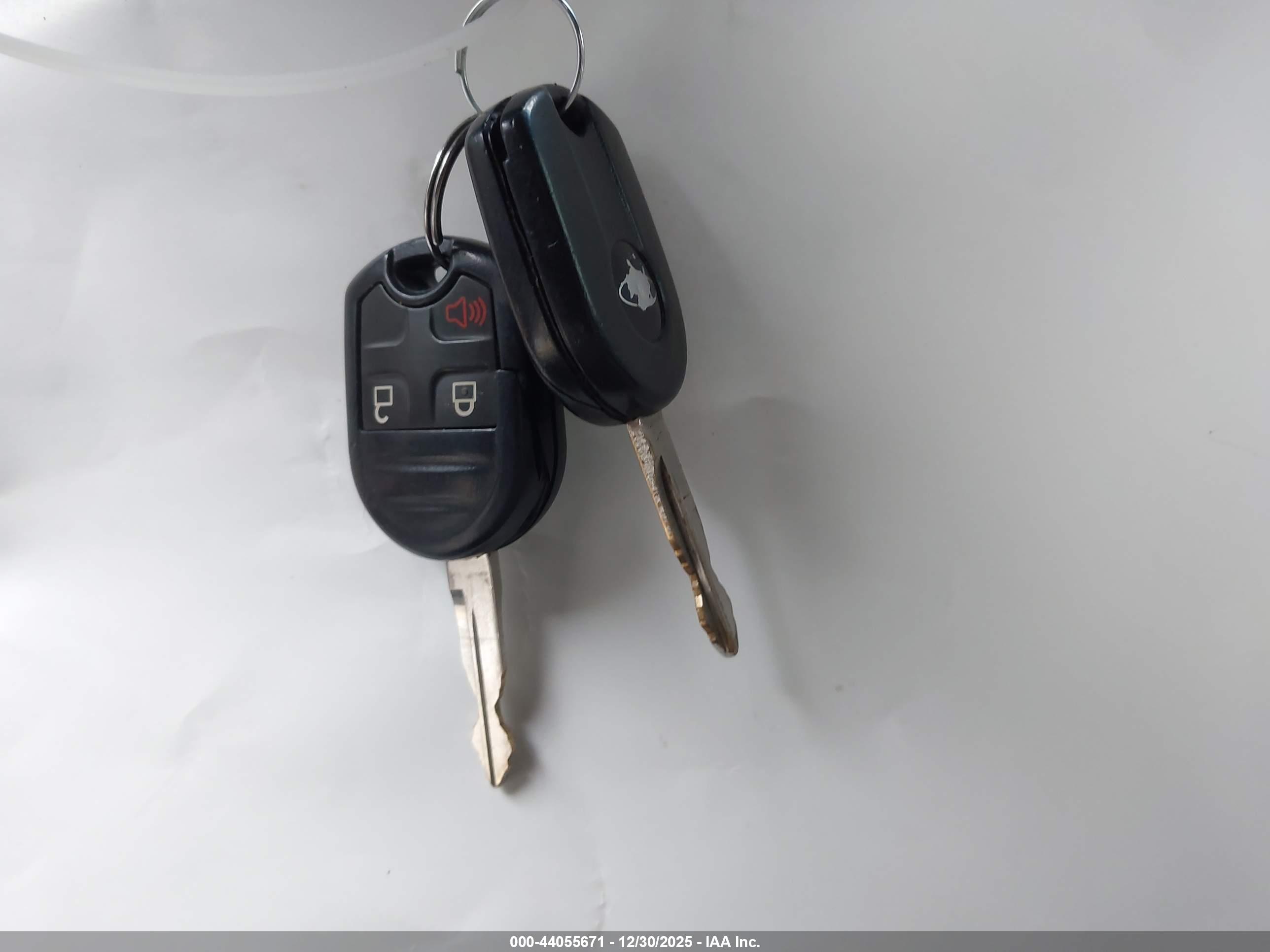 FORD EXPLORER image 11