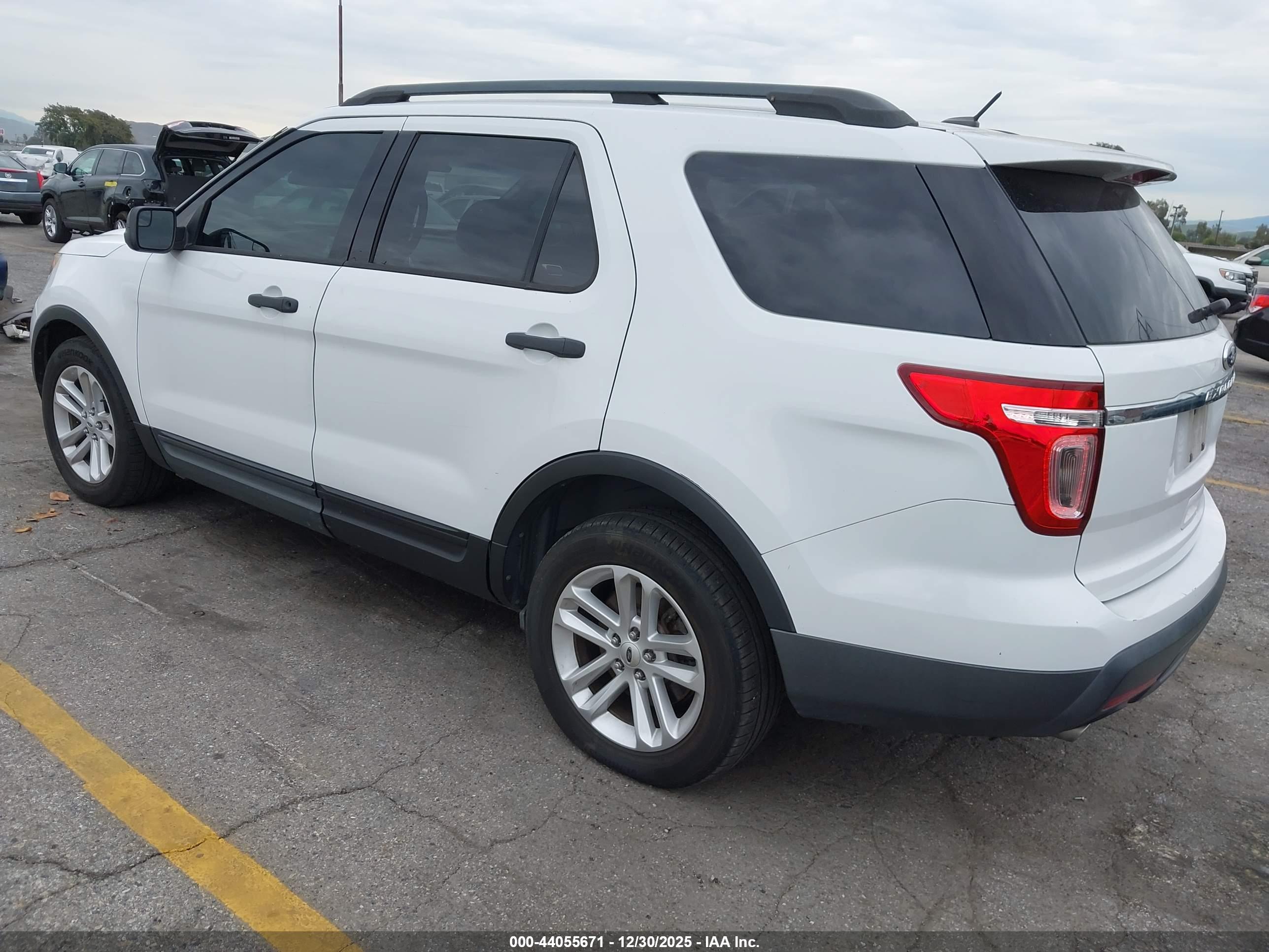 FORD EXPLORER image 3