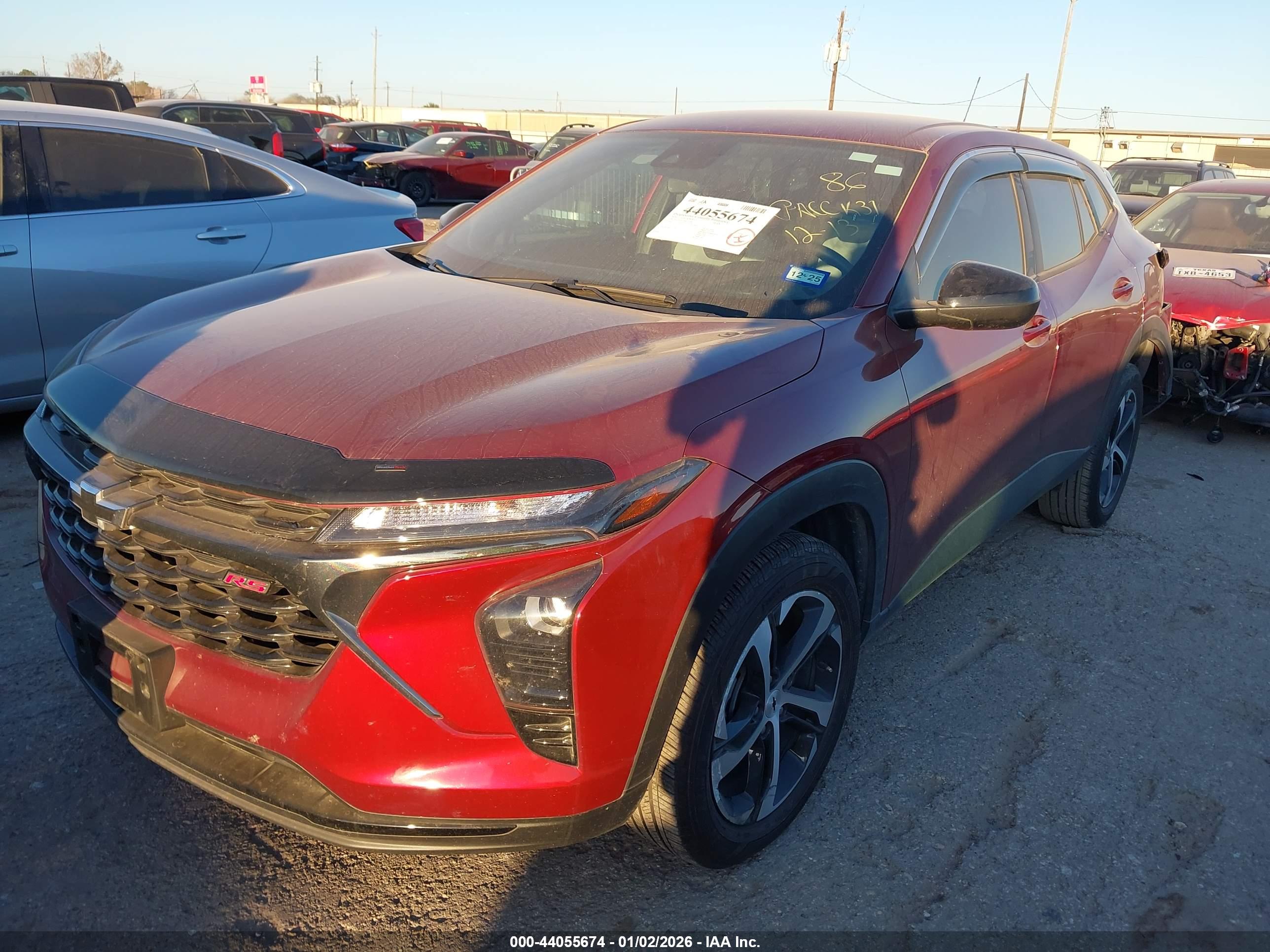 CHEVROLET TRAX image 2