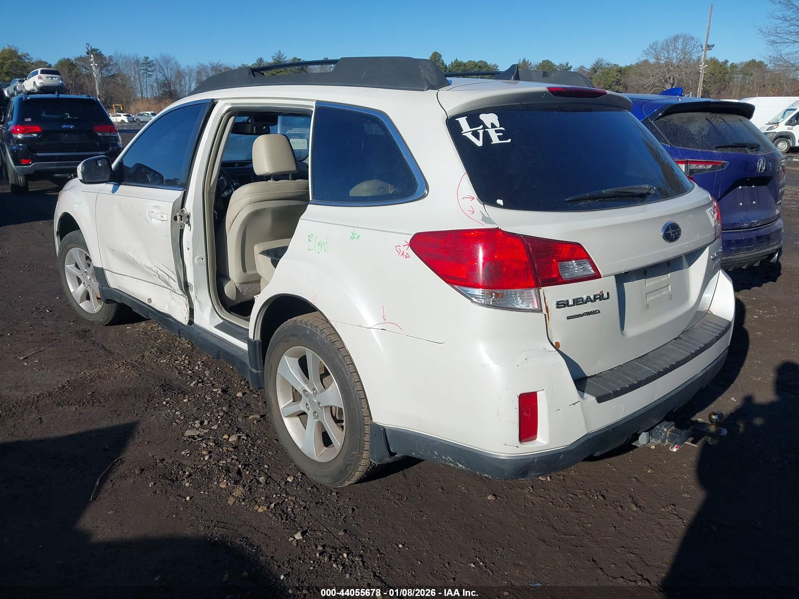 SUBARU OUTBACK image 3