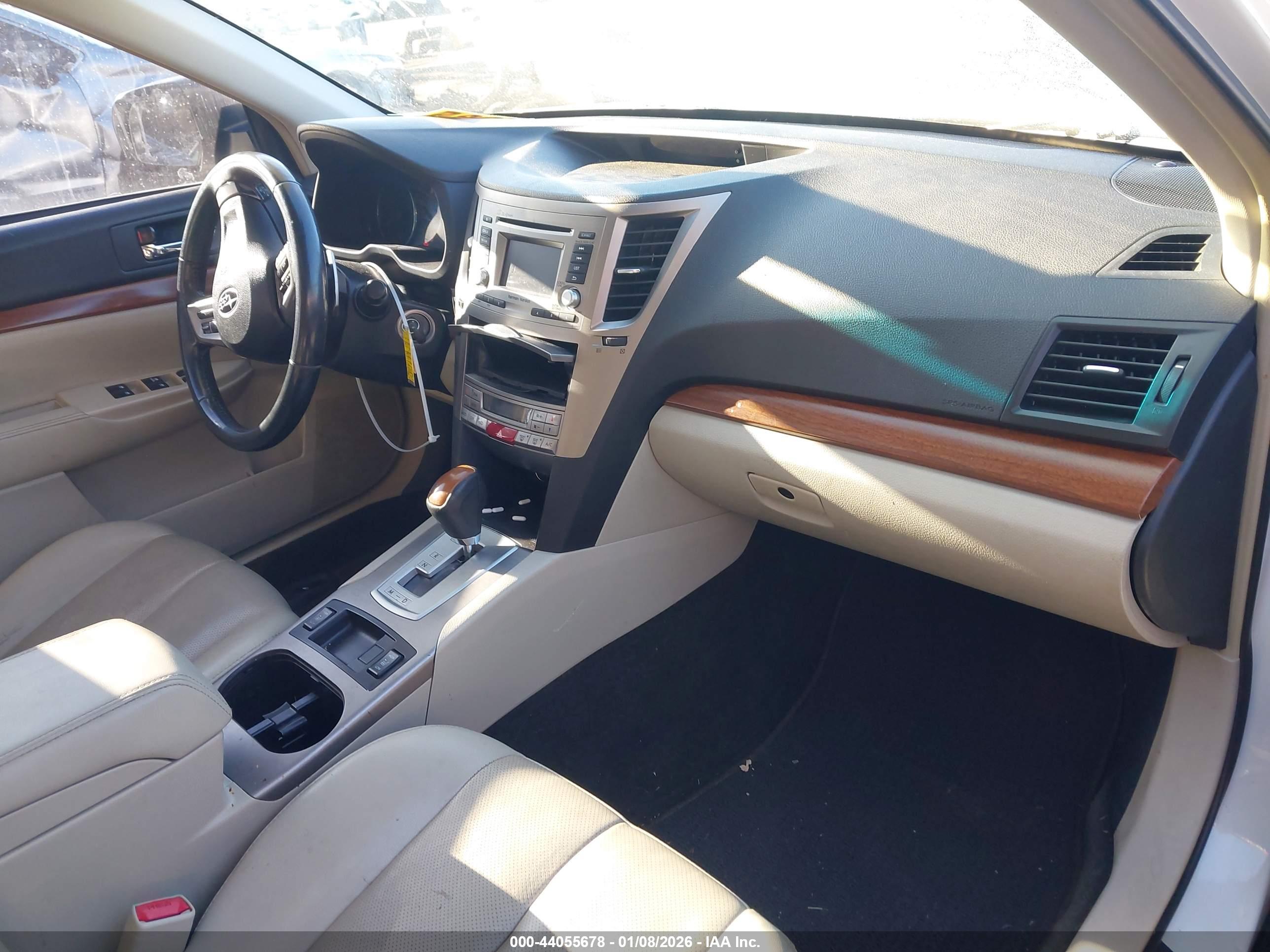 SUBARU OUTBACK image 5
