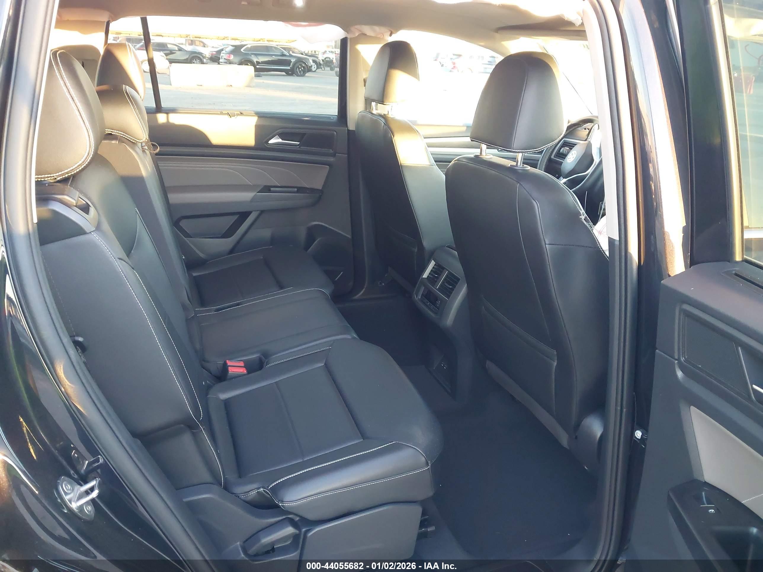 VOLKSWAGEN ATLAS image 8