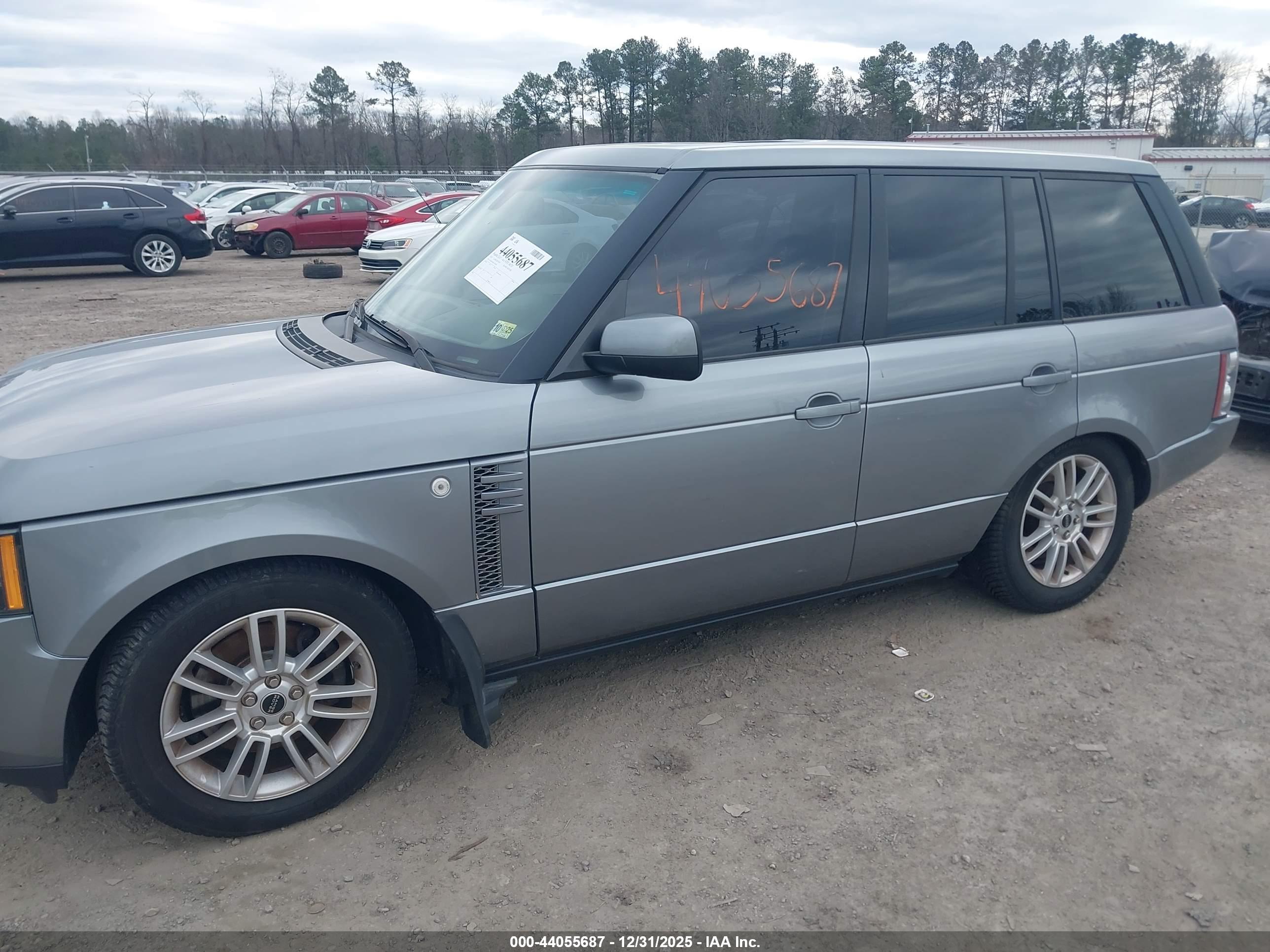 LAND ROVER image 2