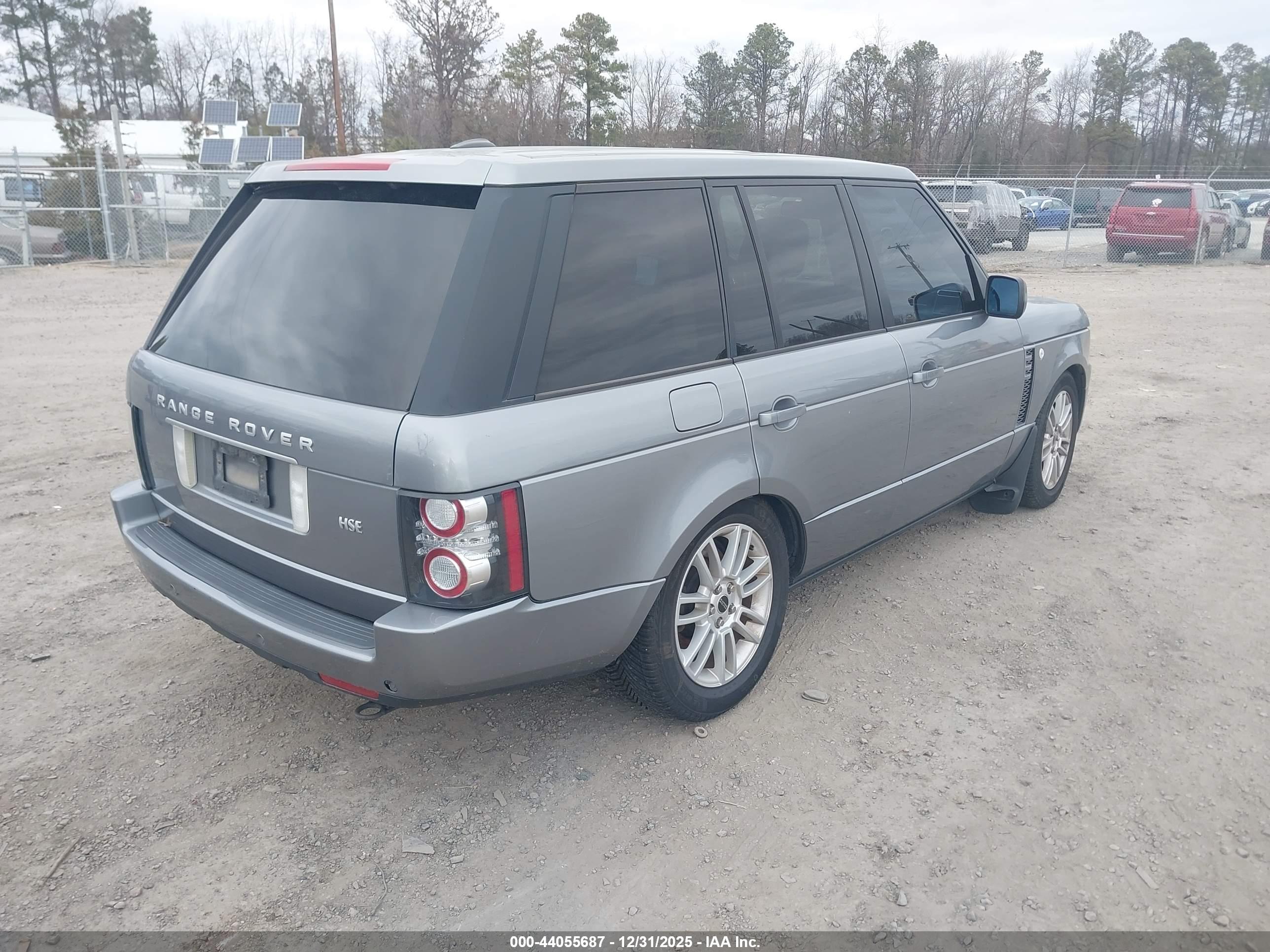 LAND ROVER image 4