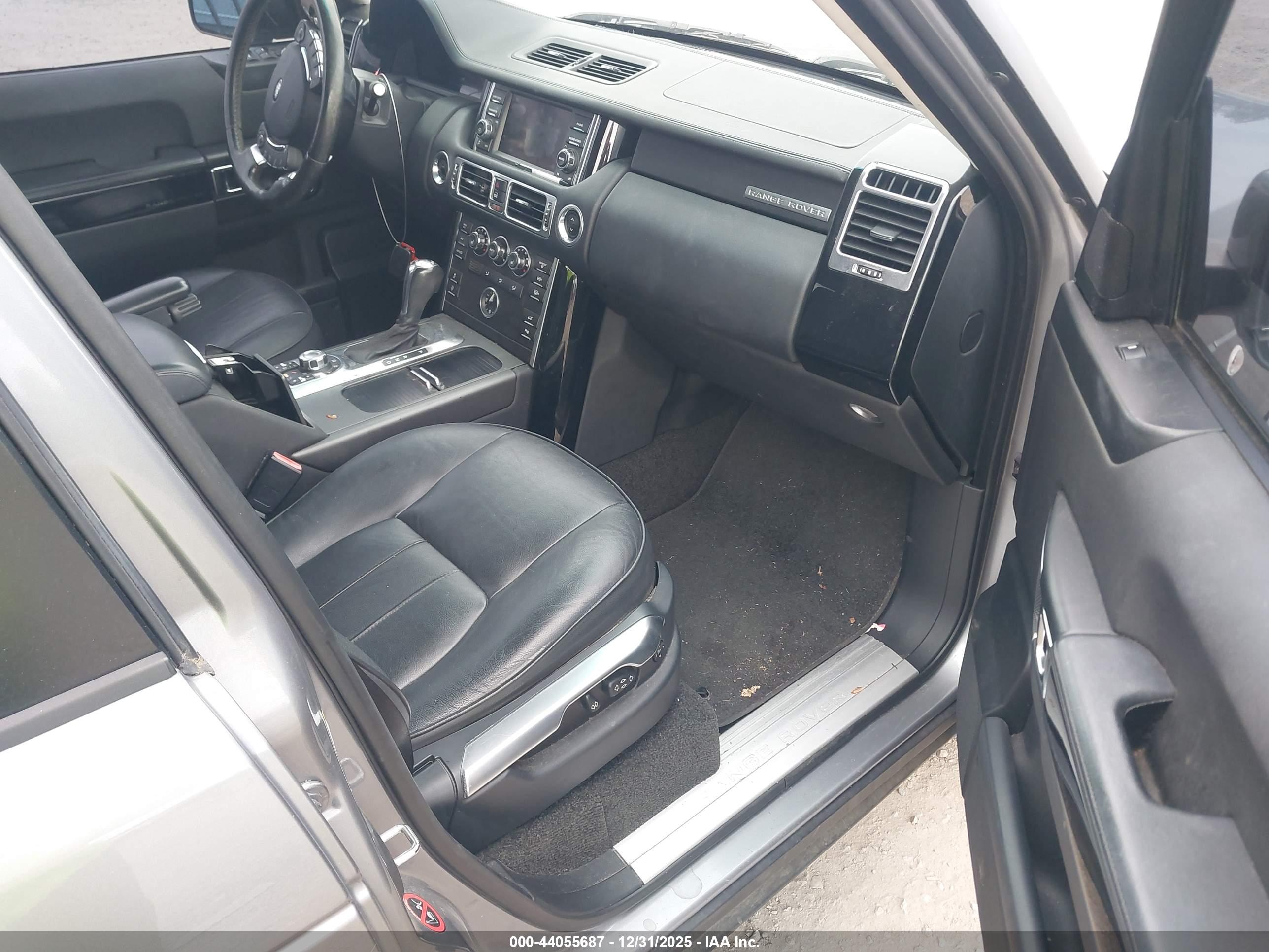 LAND ROVER image 5
