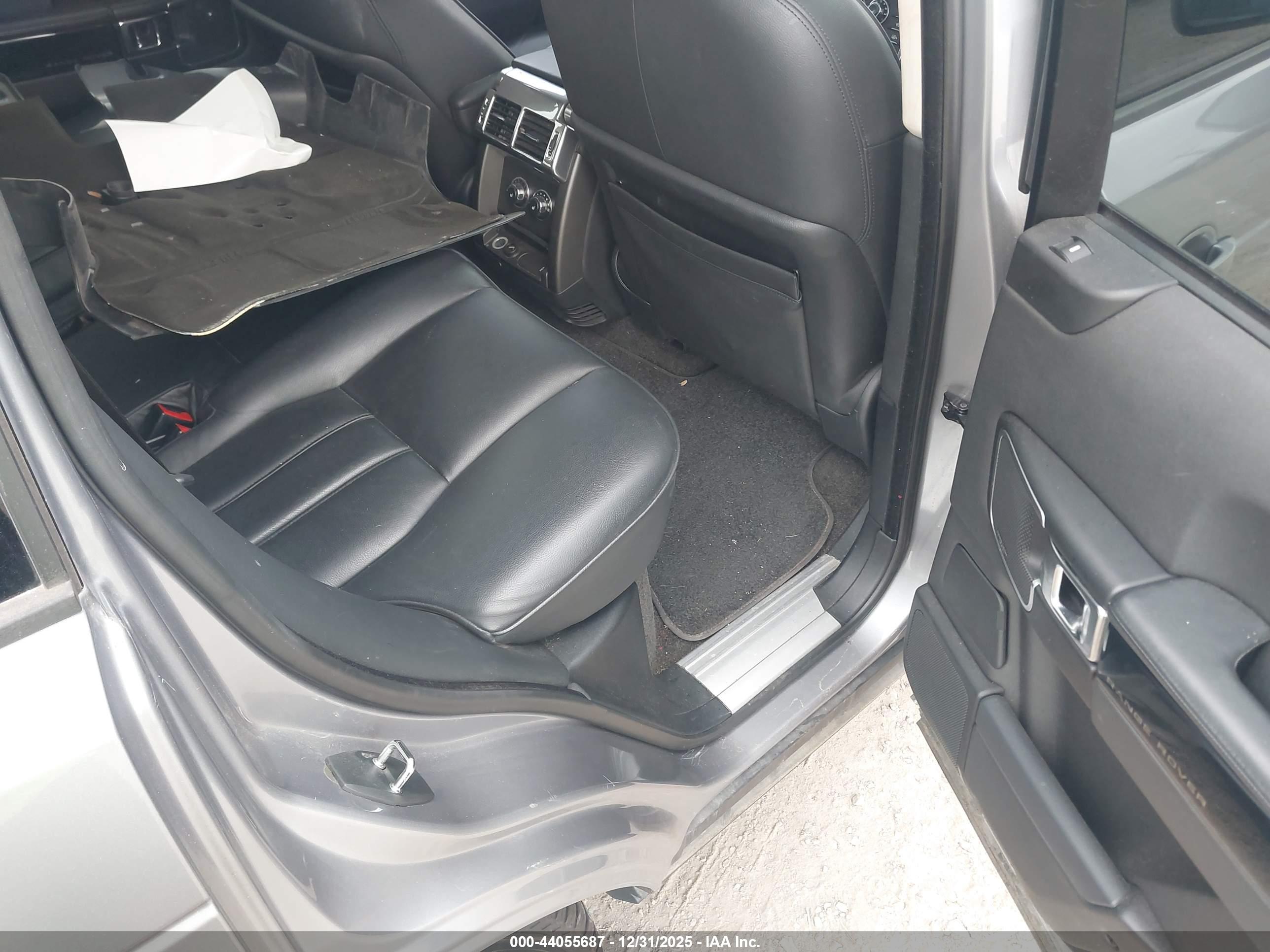LAND ROVER image 8