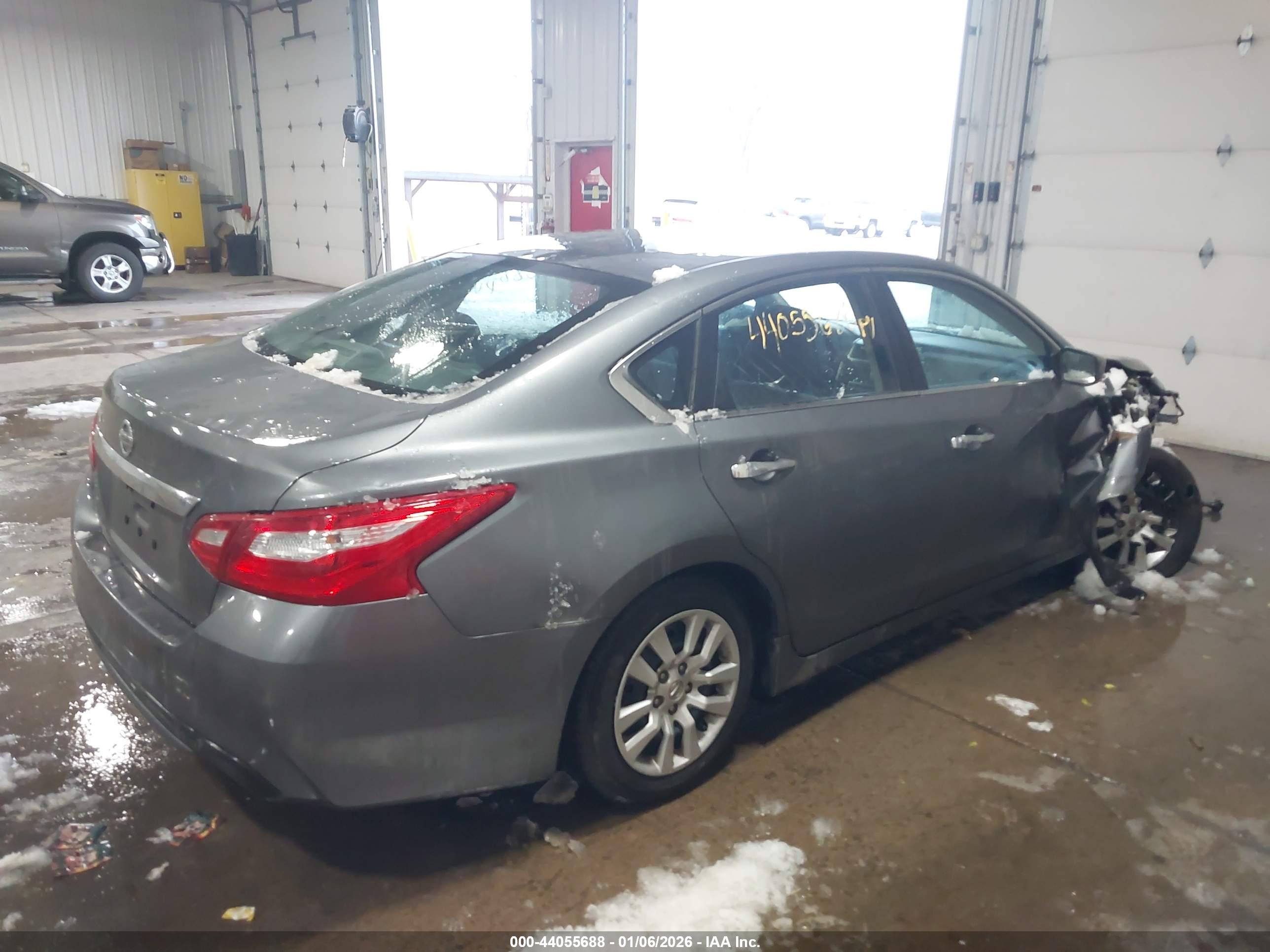 NISSAN ALTIMA image 4