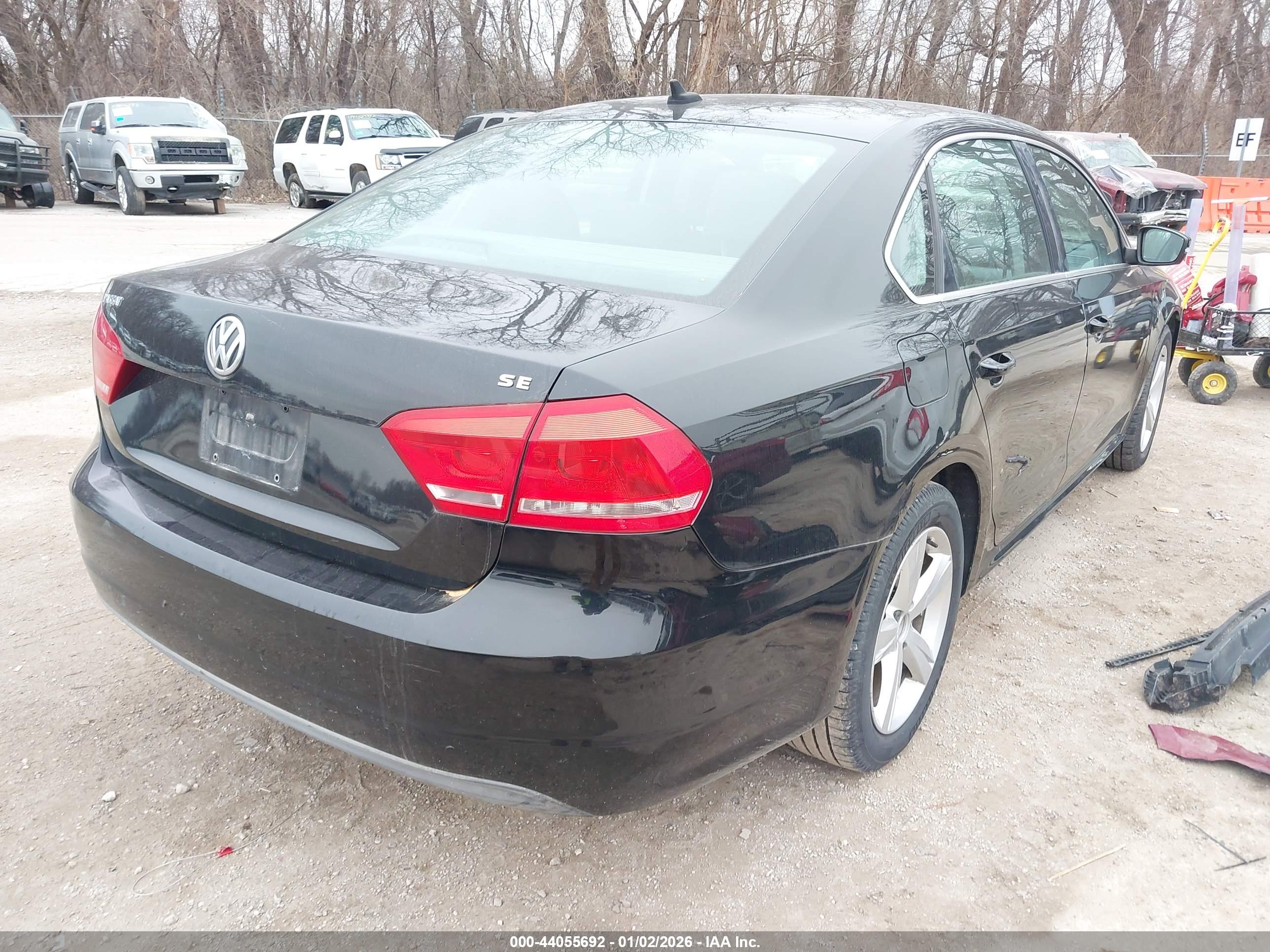 VOLKSWAGEN PASSAT image 4