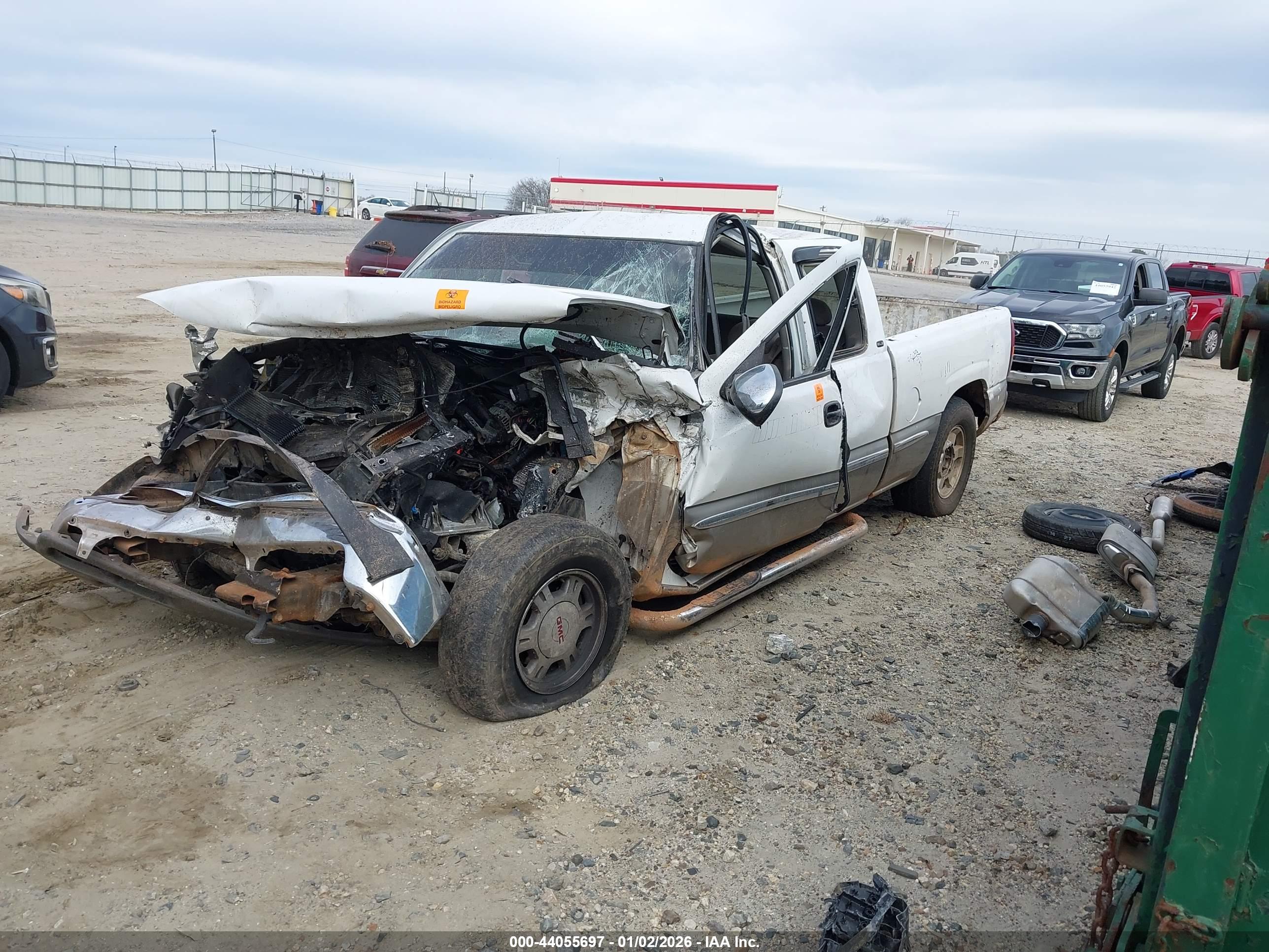 GMC SIERRA image 2