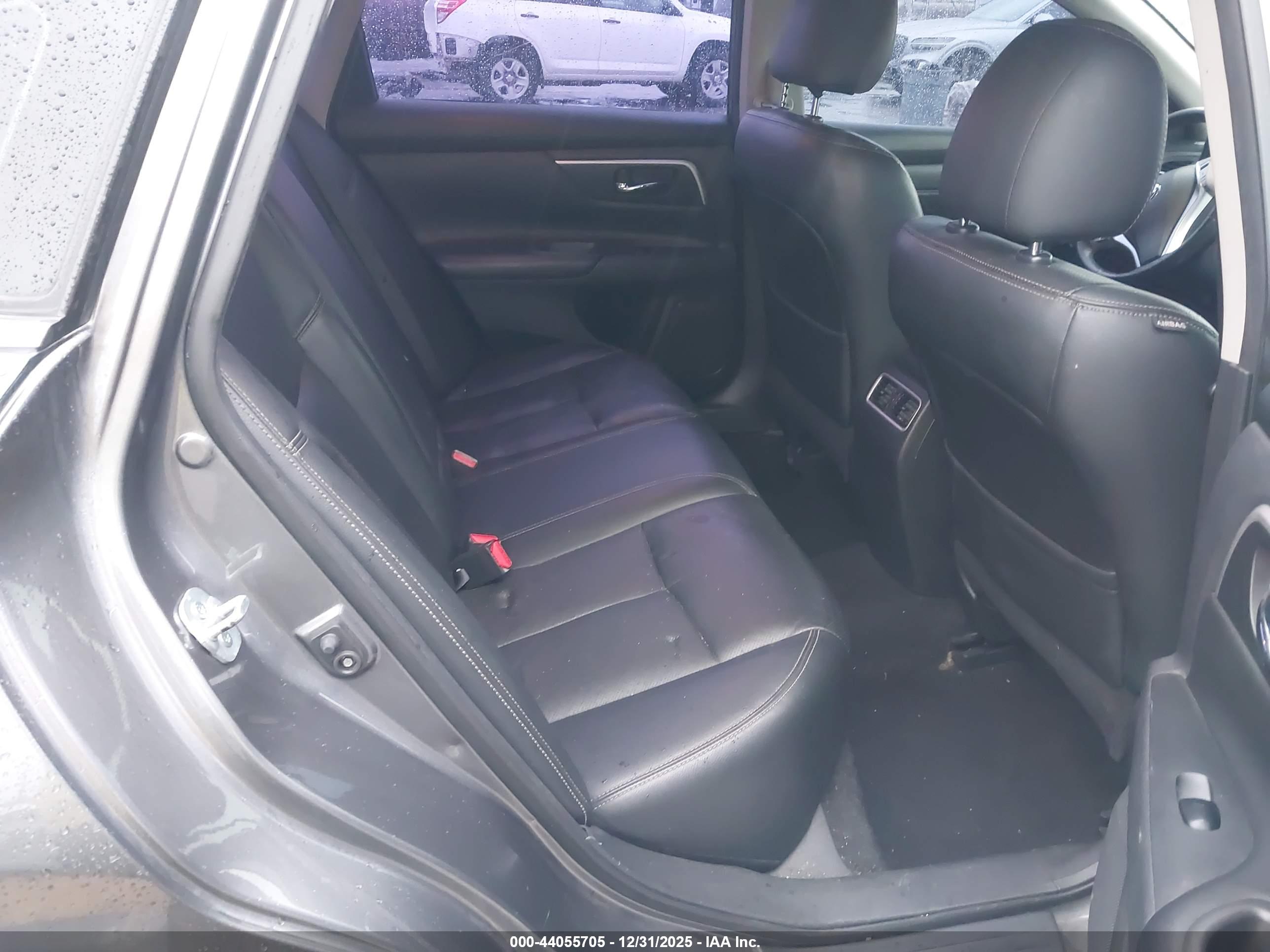 NISSAN ALTIMA image 8