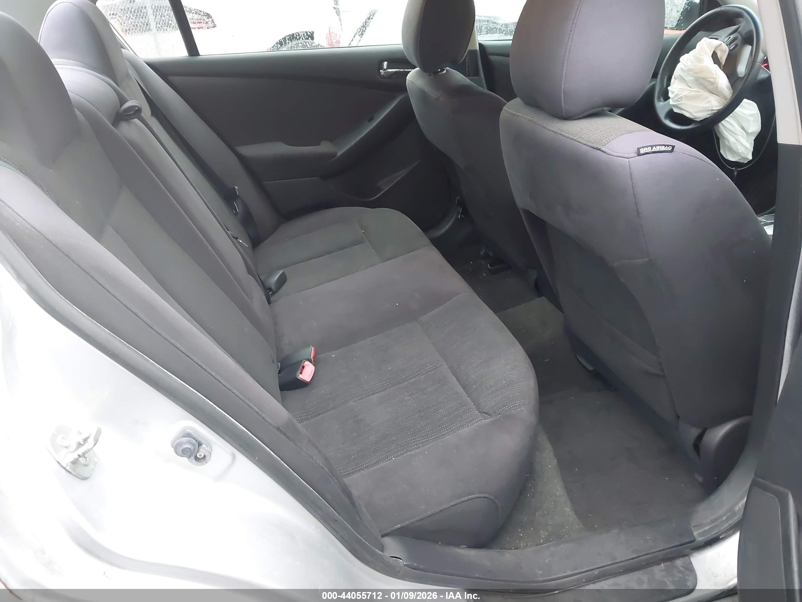NISSAN ALTIMA image 8
