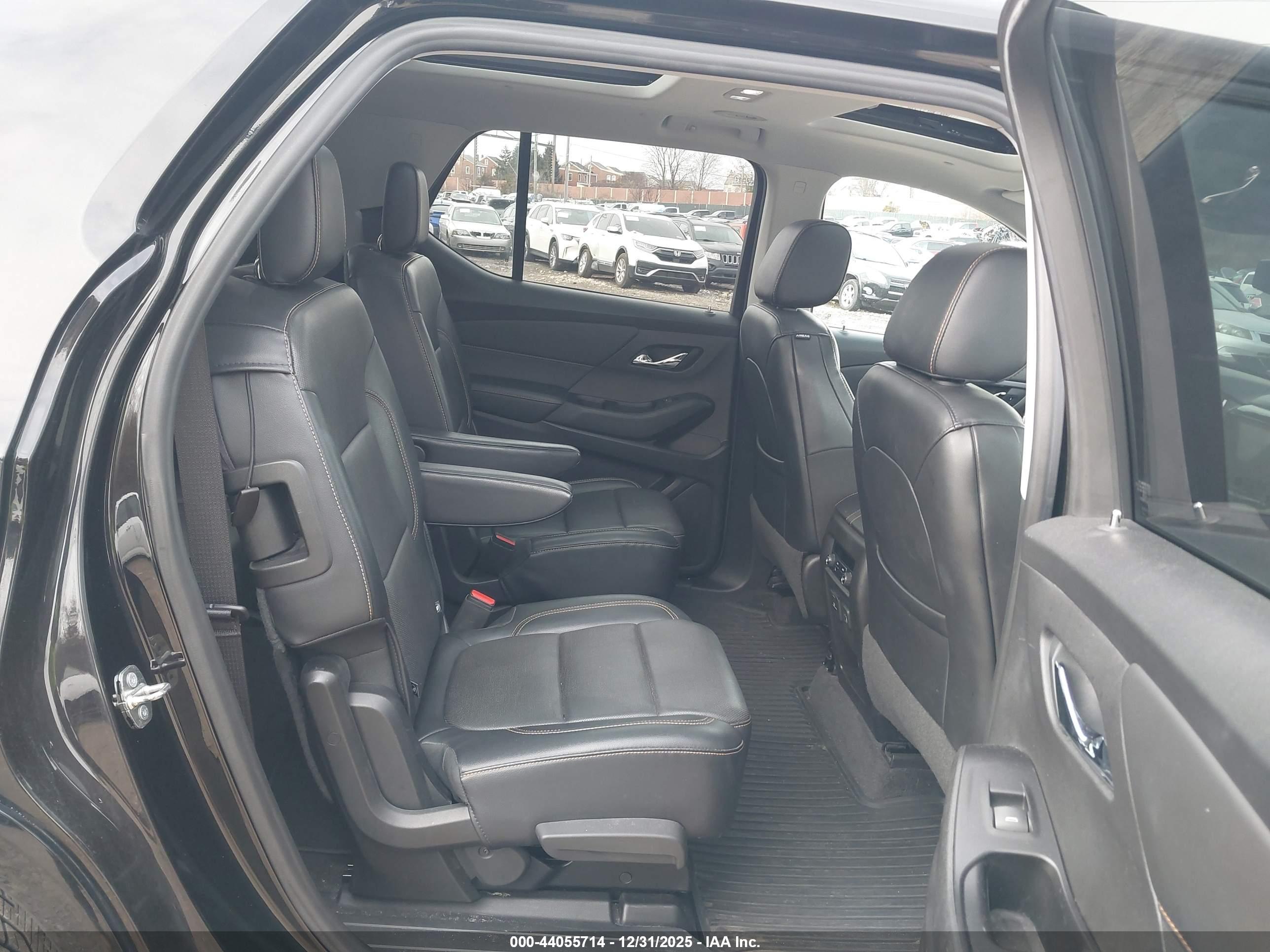 CHEVROLET TRAVERSE image 8