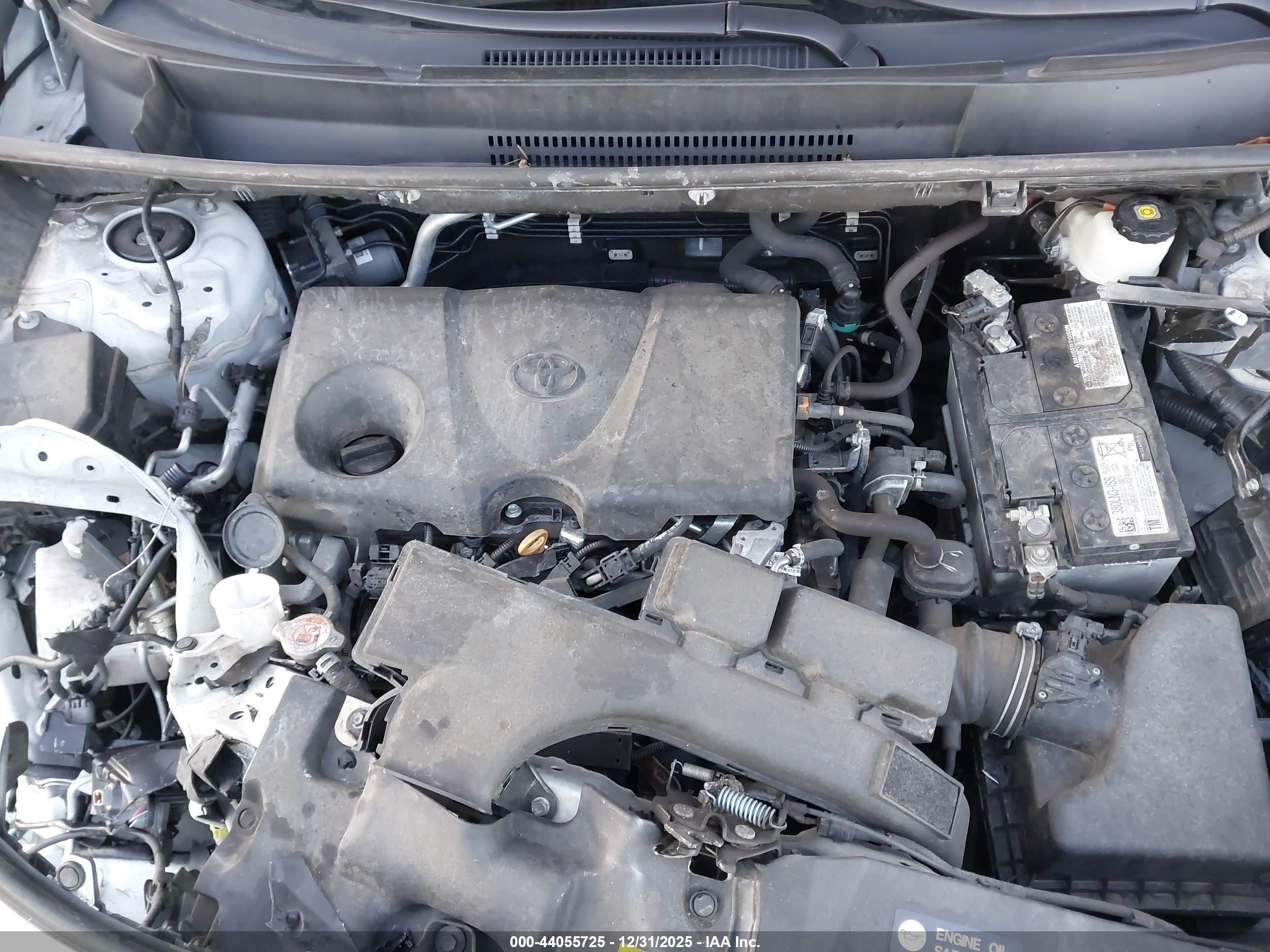 TOYOTA RAV4 image 10