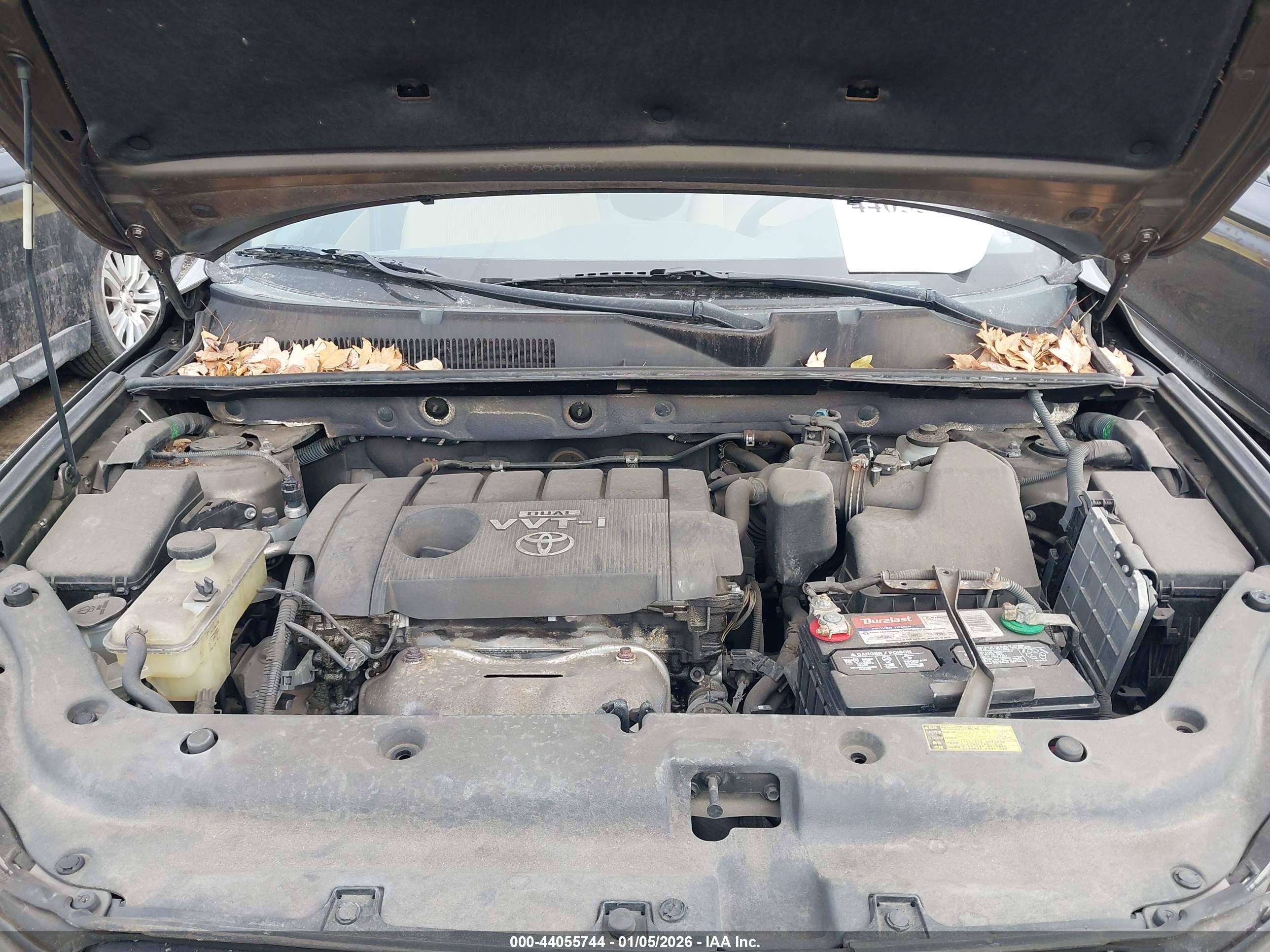 TOYOTA RAV4 image 10
