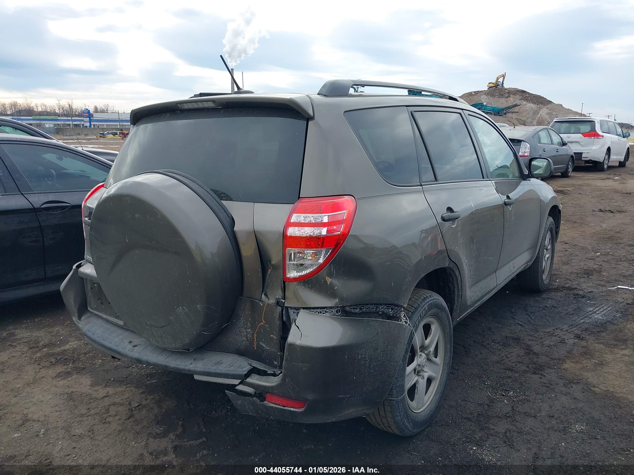 TOYOTA RAV4 image 6