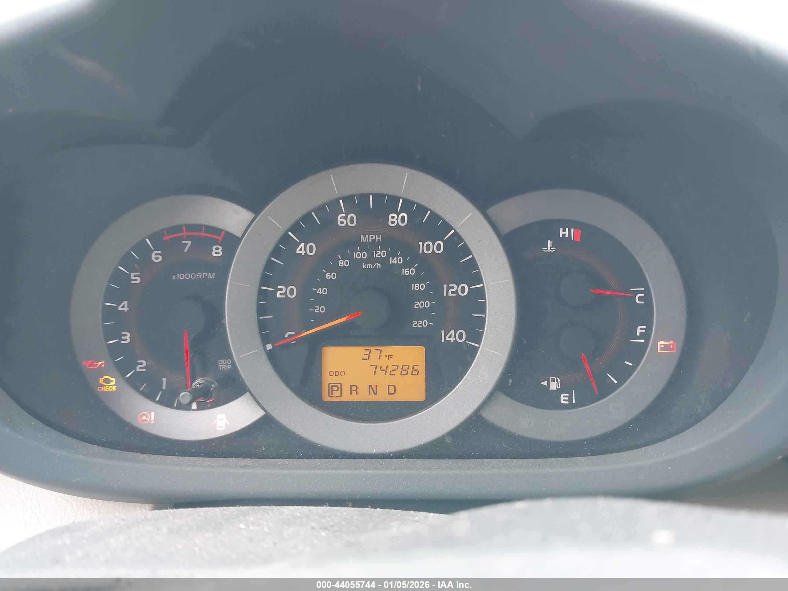 TOYOTA RAV4 image 7