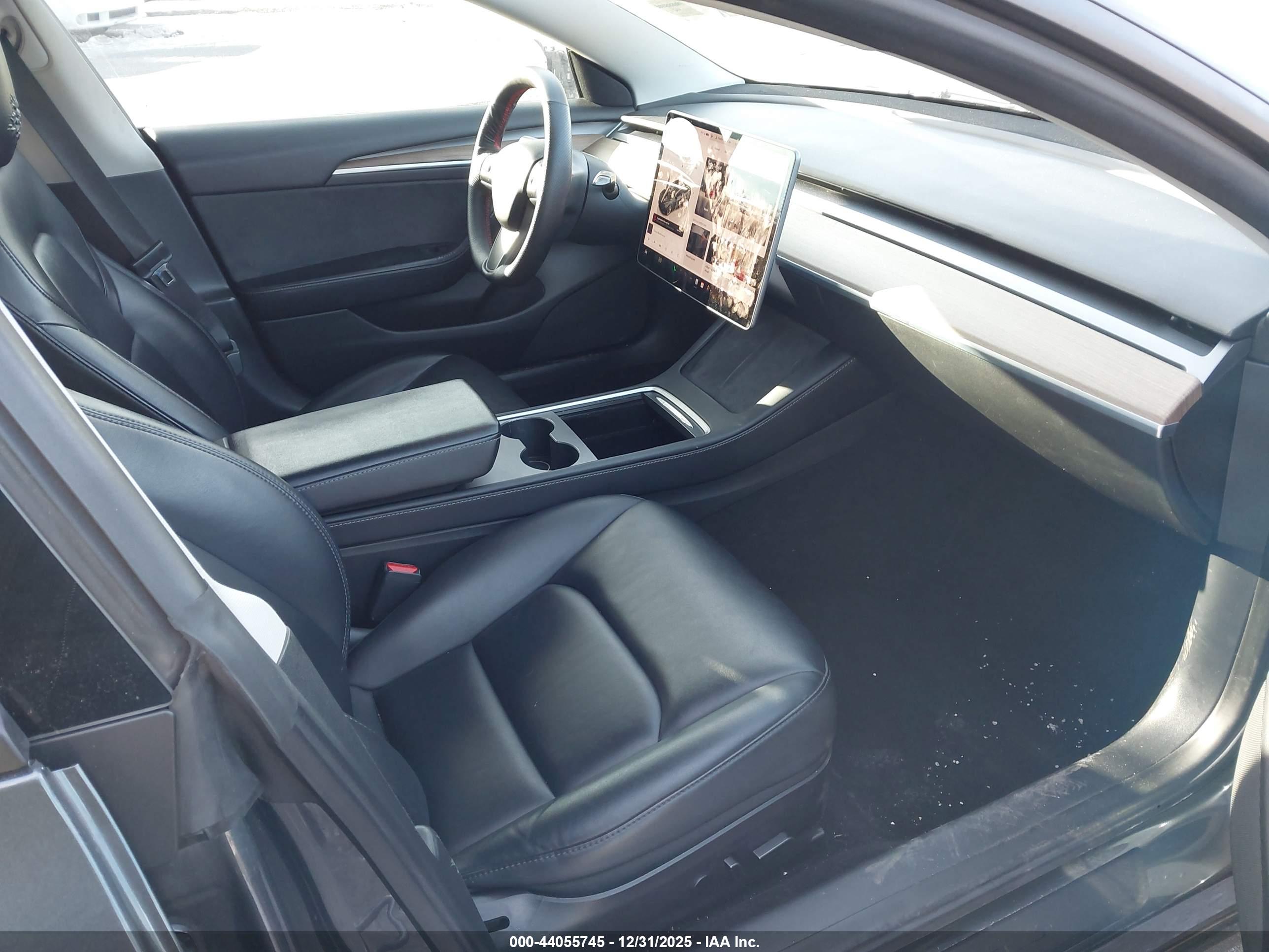 TESLA MODEL image 5