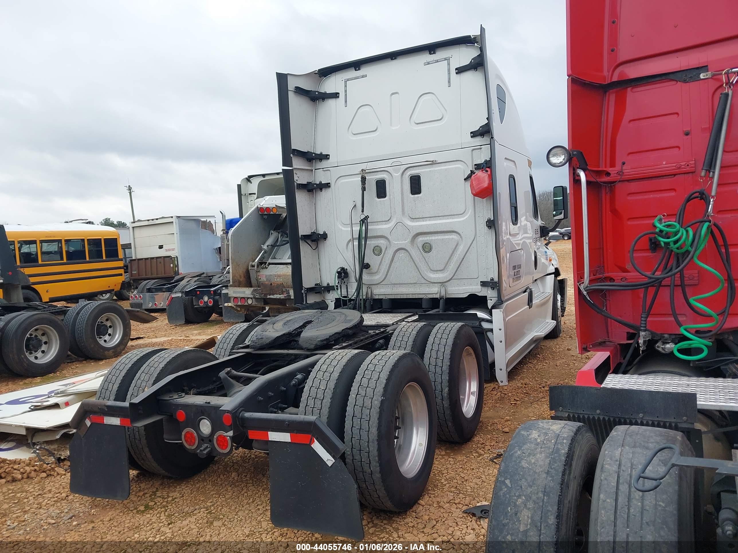 FREIGHTLINER CASCADIA image 4