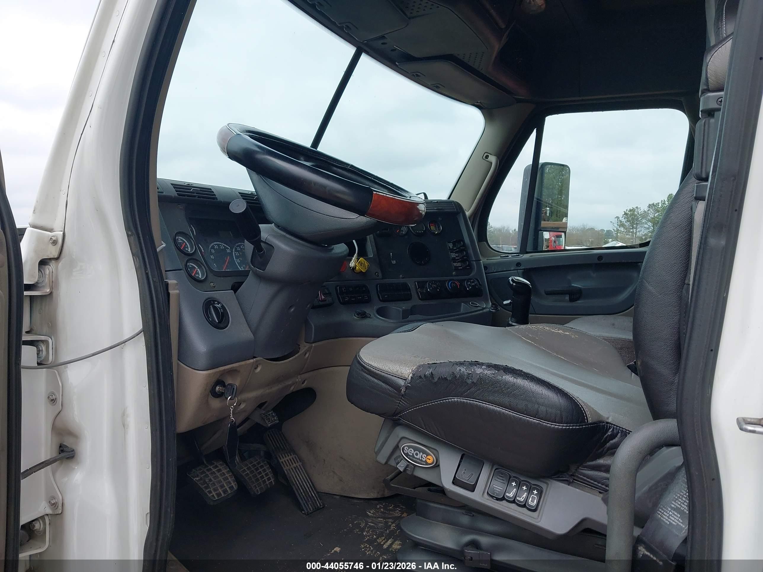 FREIGHTLINER CASCADIA image 7