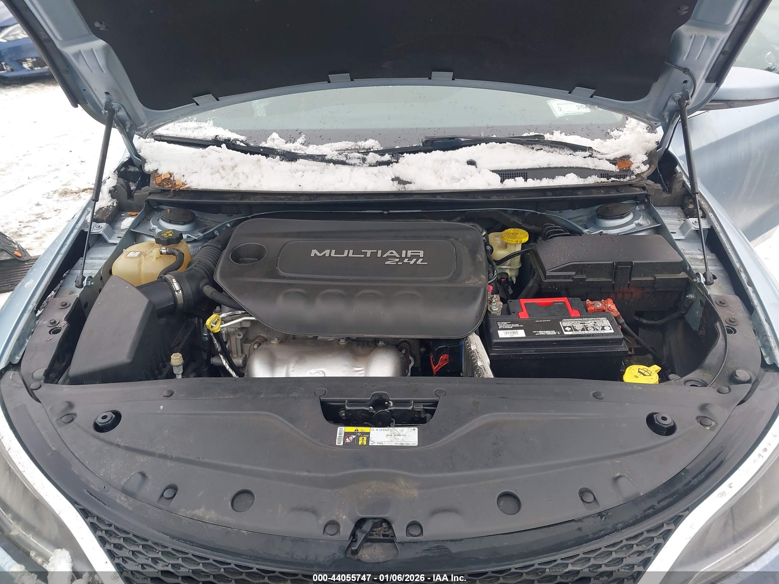 CHRYSLER 200 image 10