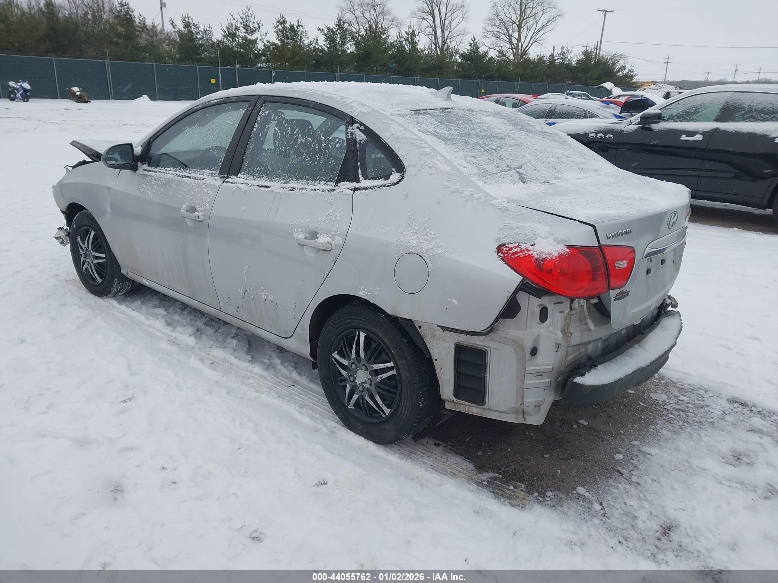 HYUNDAI ELANTRA image 3