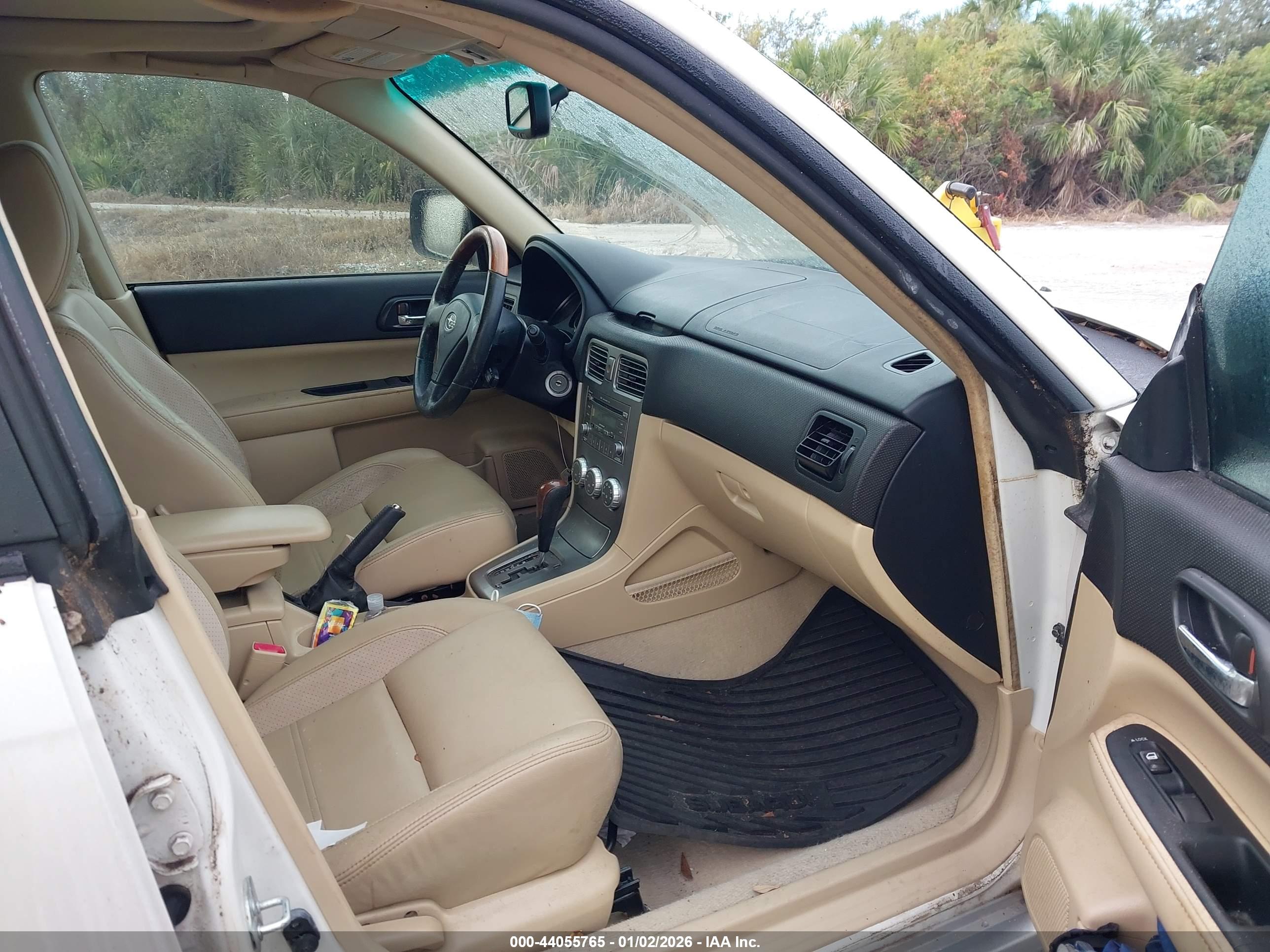 SUBARU FORESTER image 5