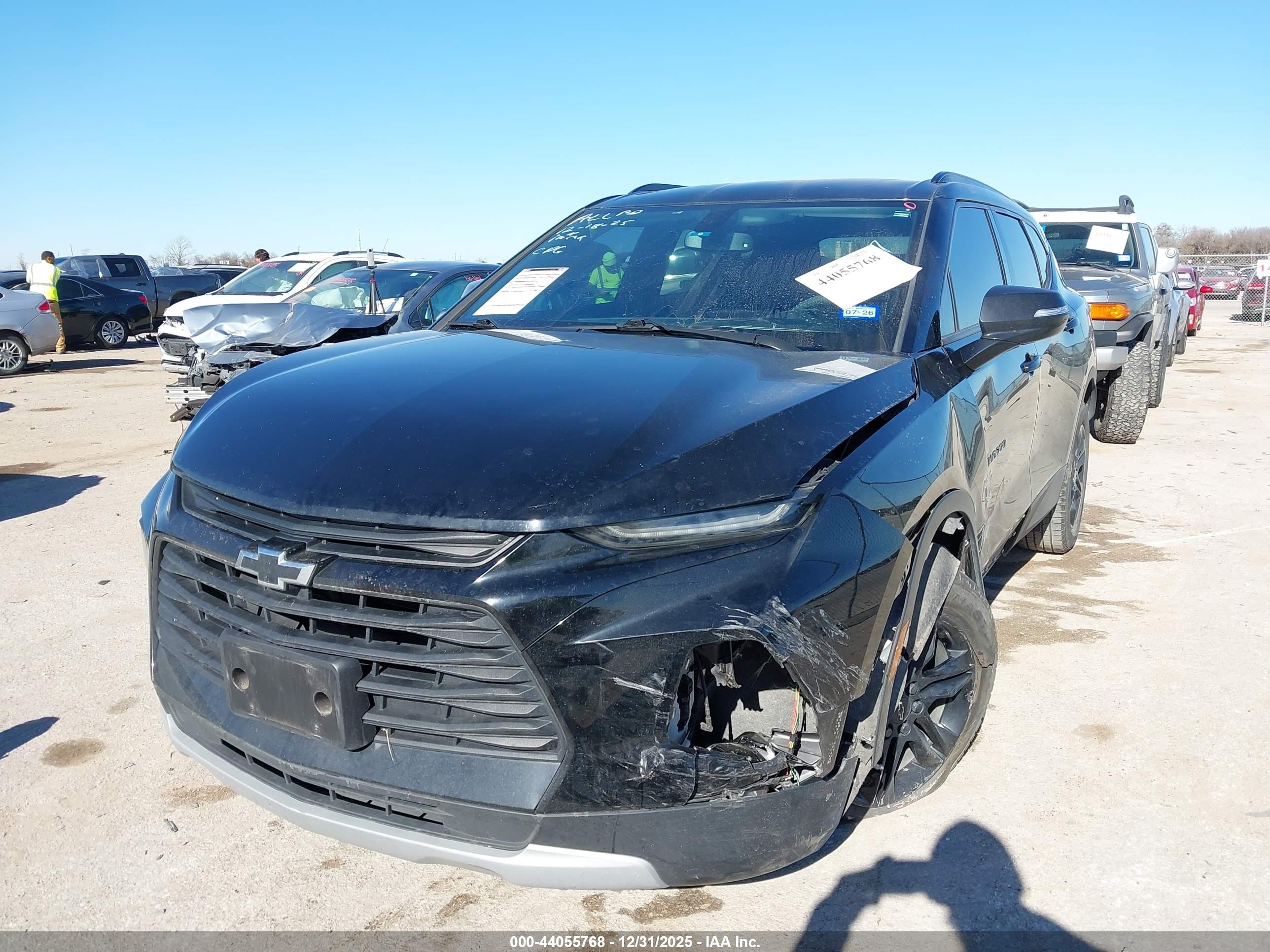 CHEVROLET BLAZER image 2