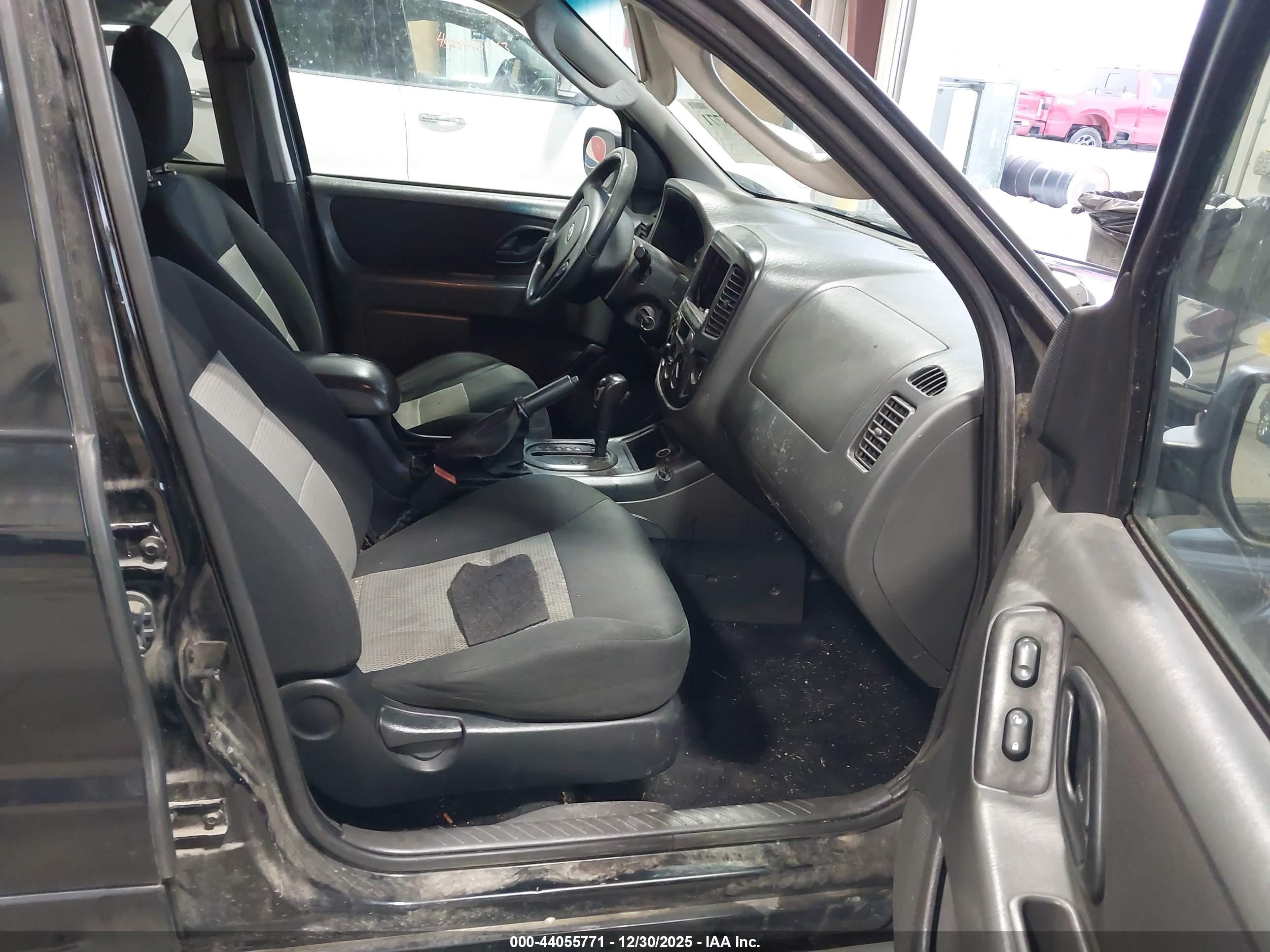 FORD ESCAPE image 5