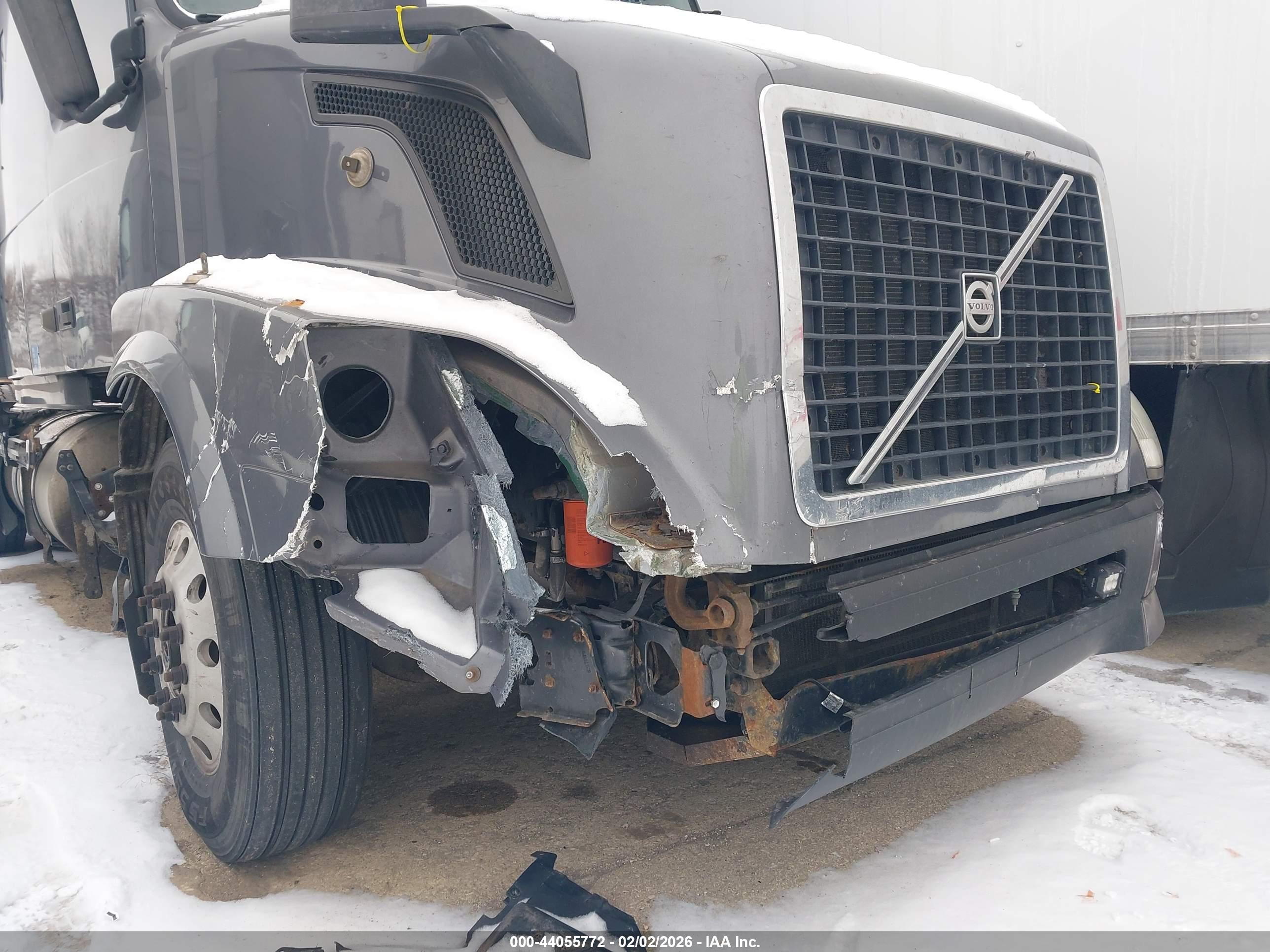 VOLVO VN image 10