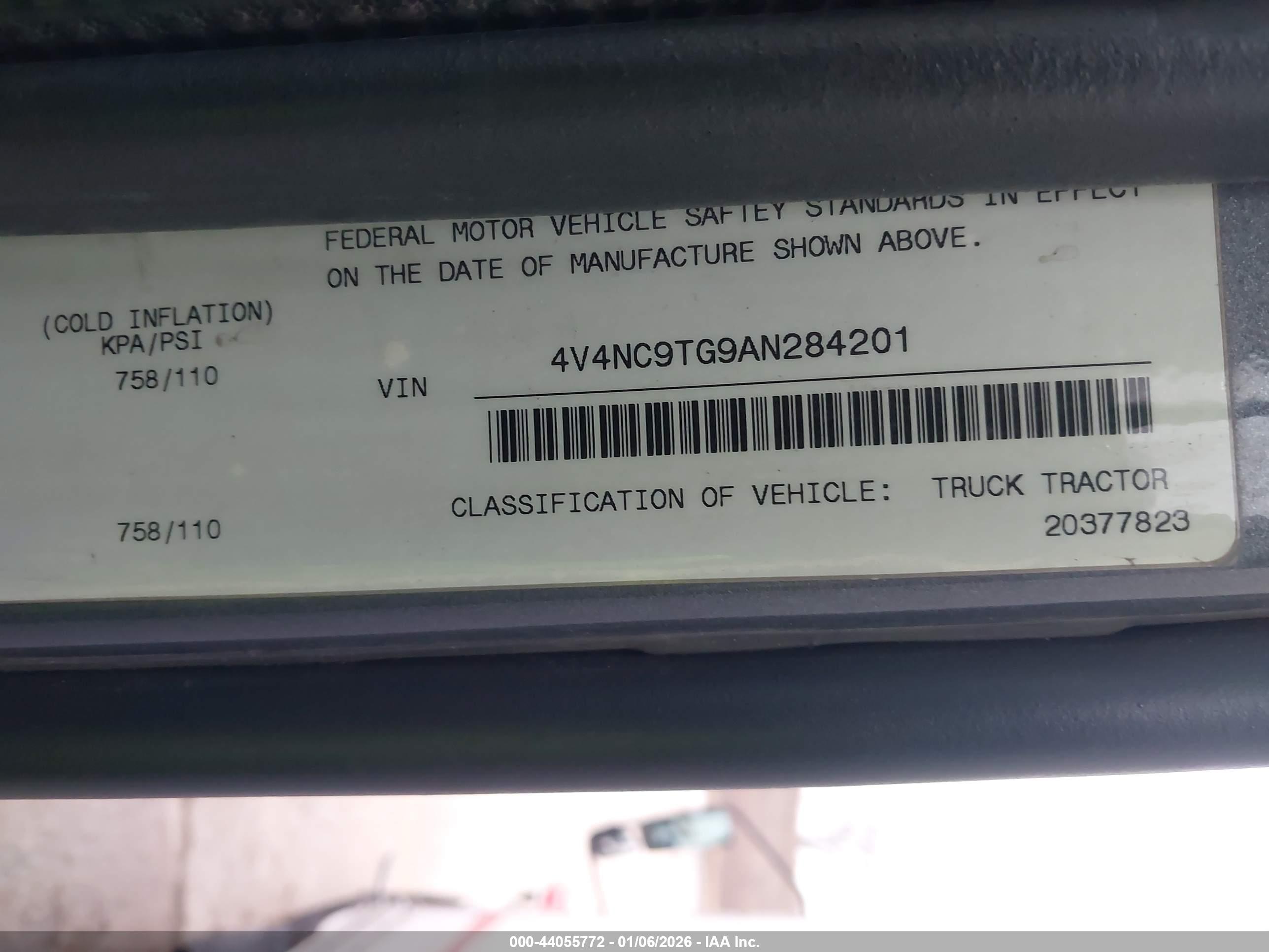 VOLVO VN image 9