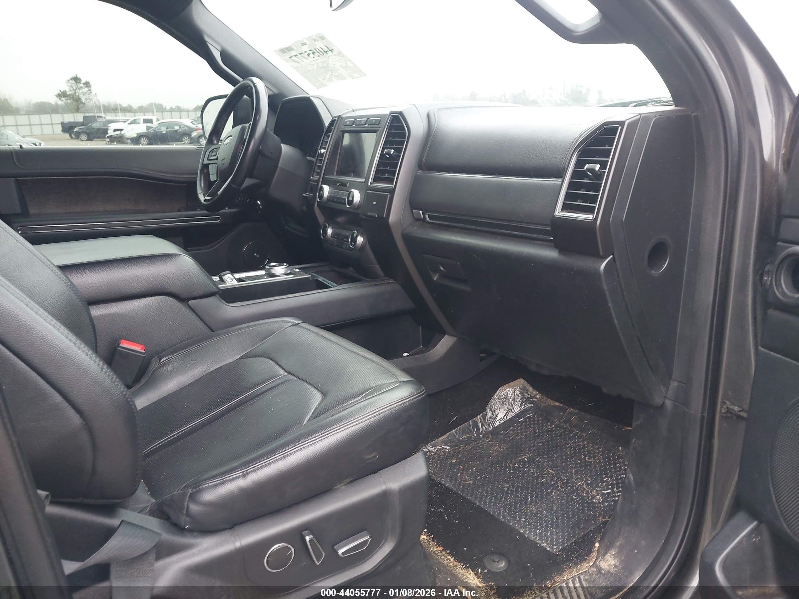 FORD EXPEDITION image 5