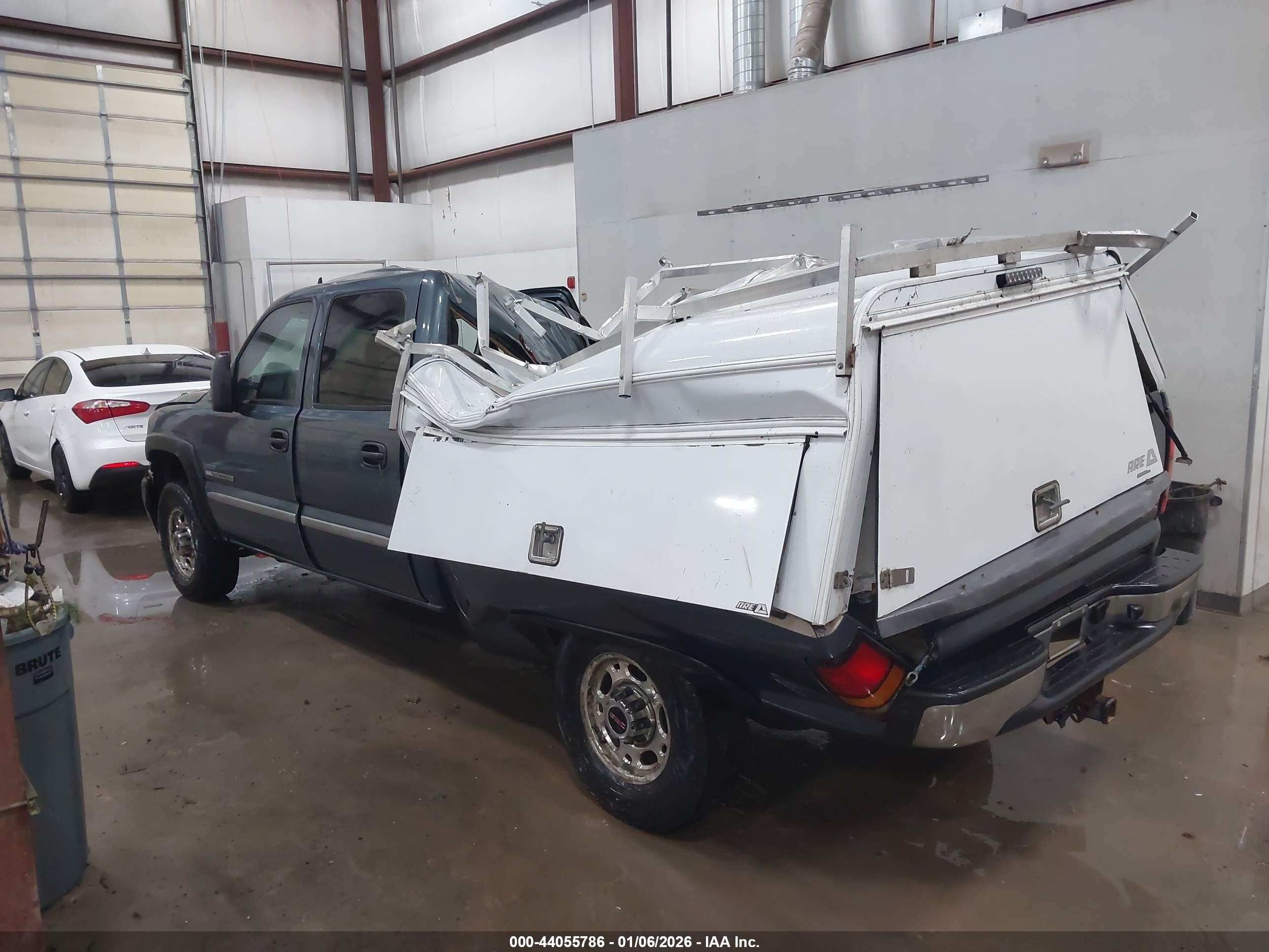 GMC SIERRA image 3