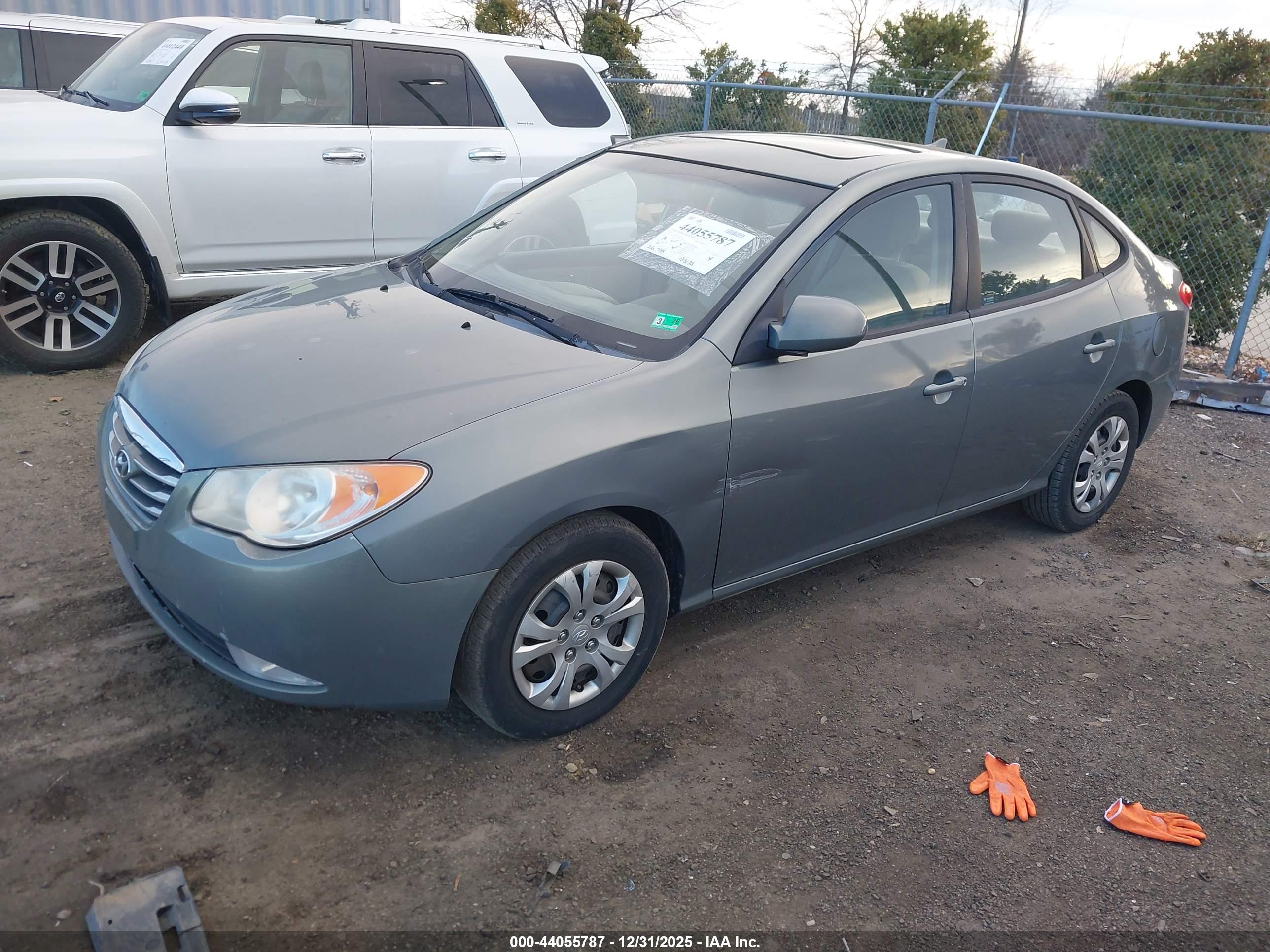 HYUNDAI ELANTRA image 2