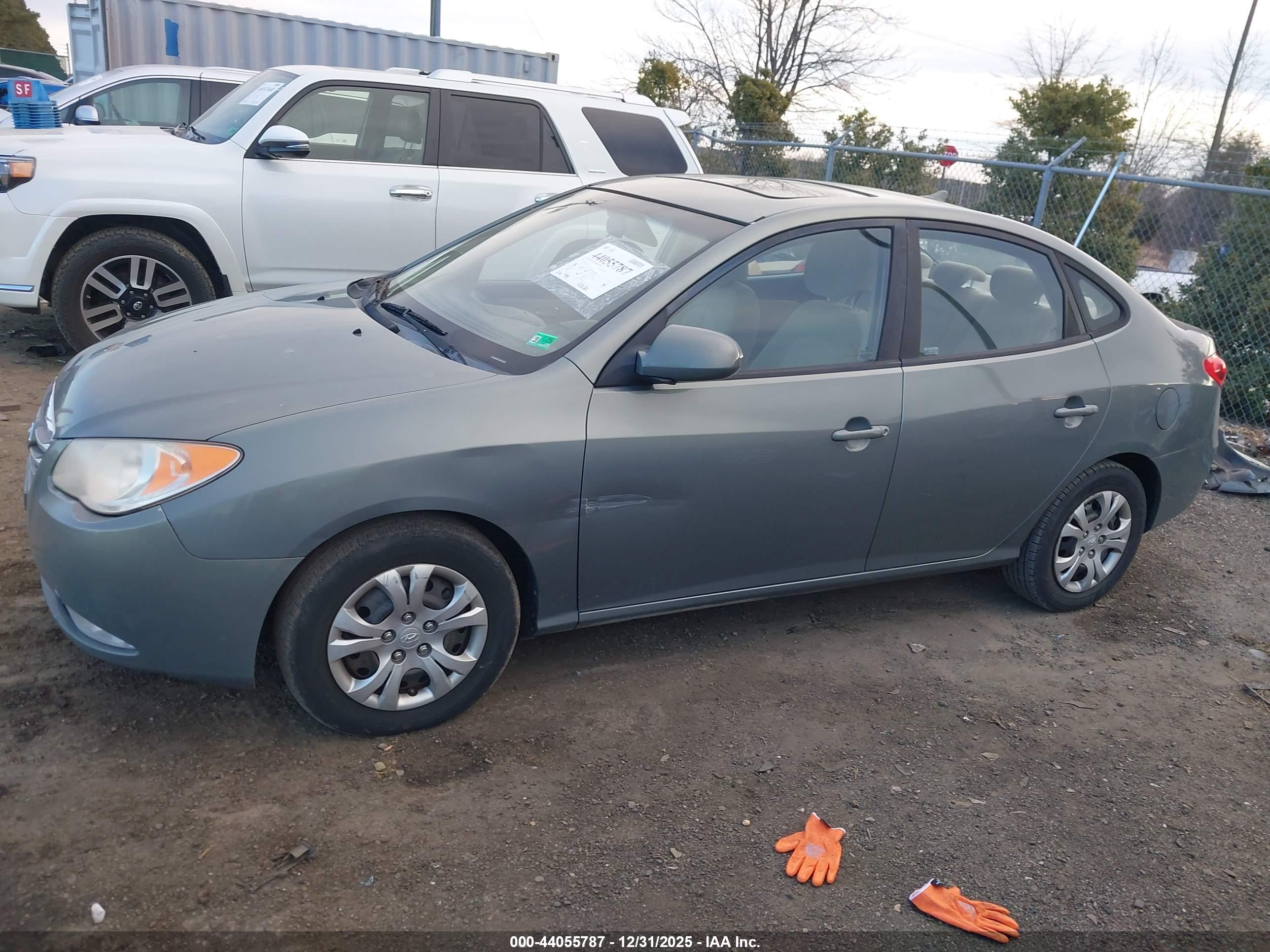 HYUNDAI ELANTRA image 6
