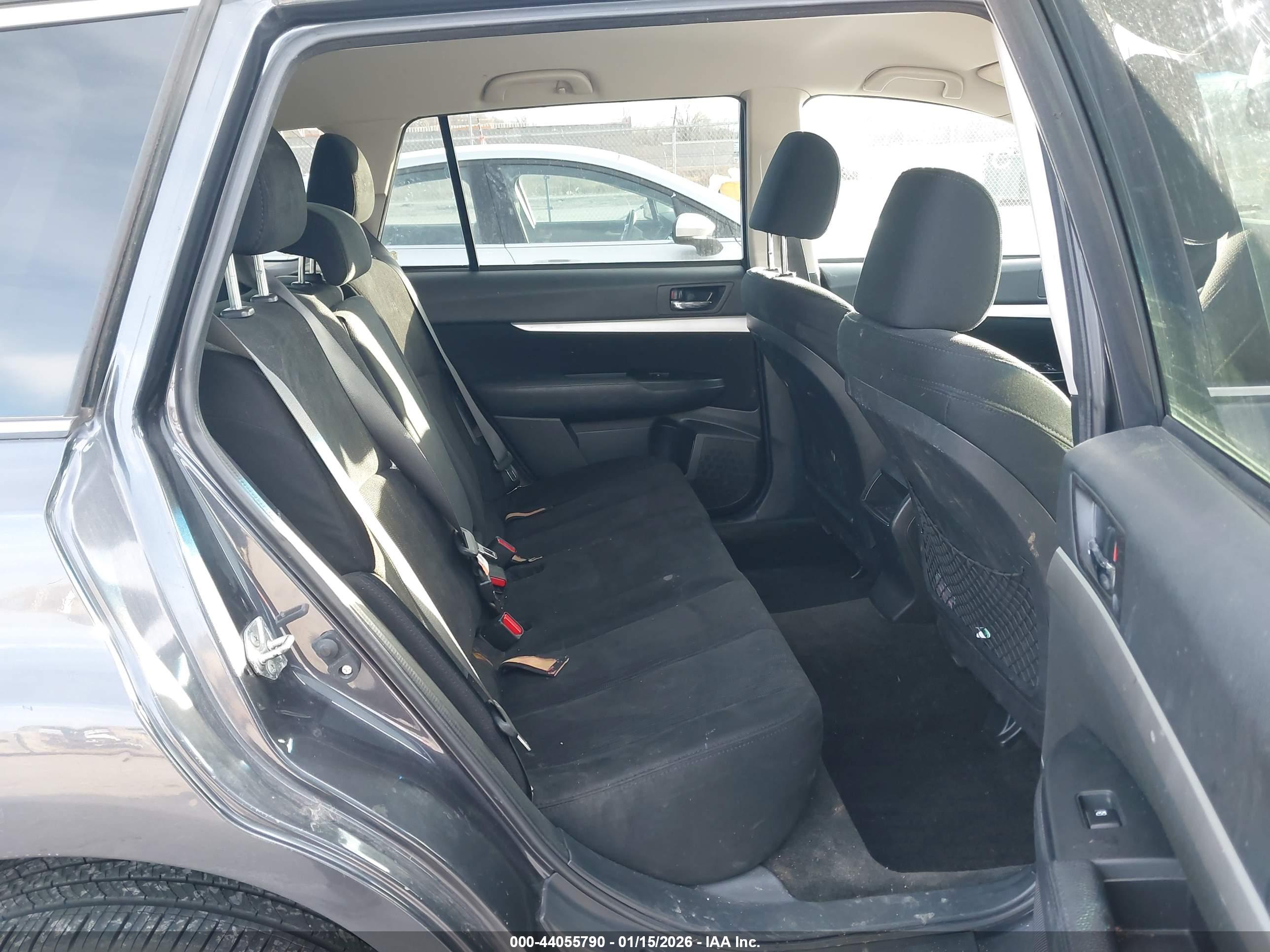 SUBARU OUTBACK image 8