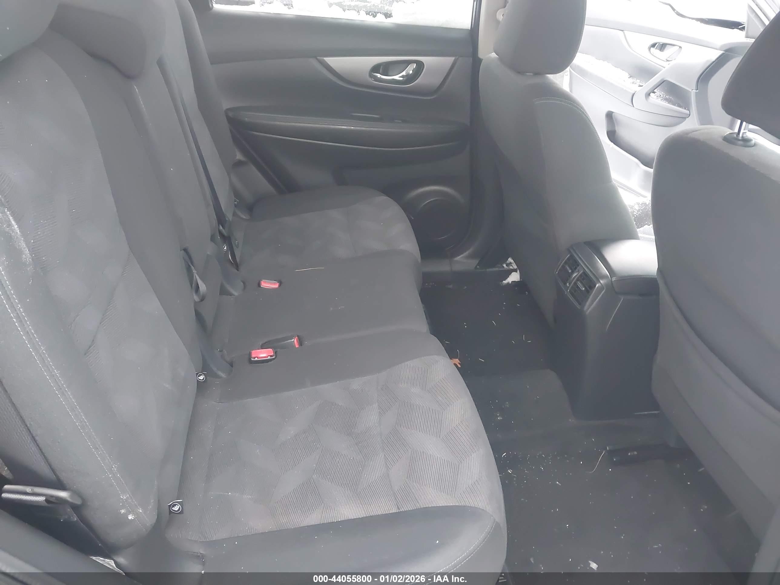 NISSAN ROGUE image 8