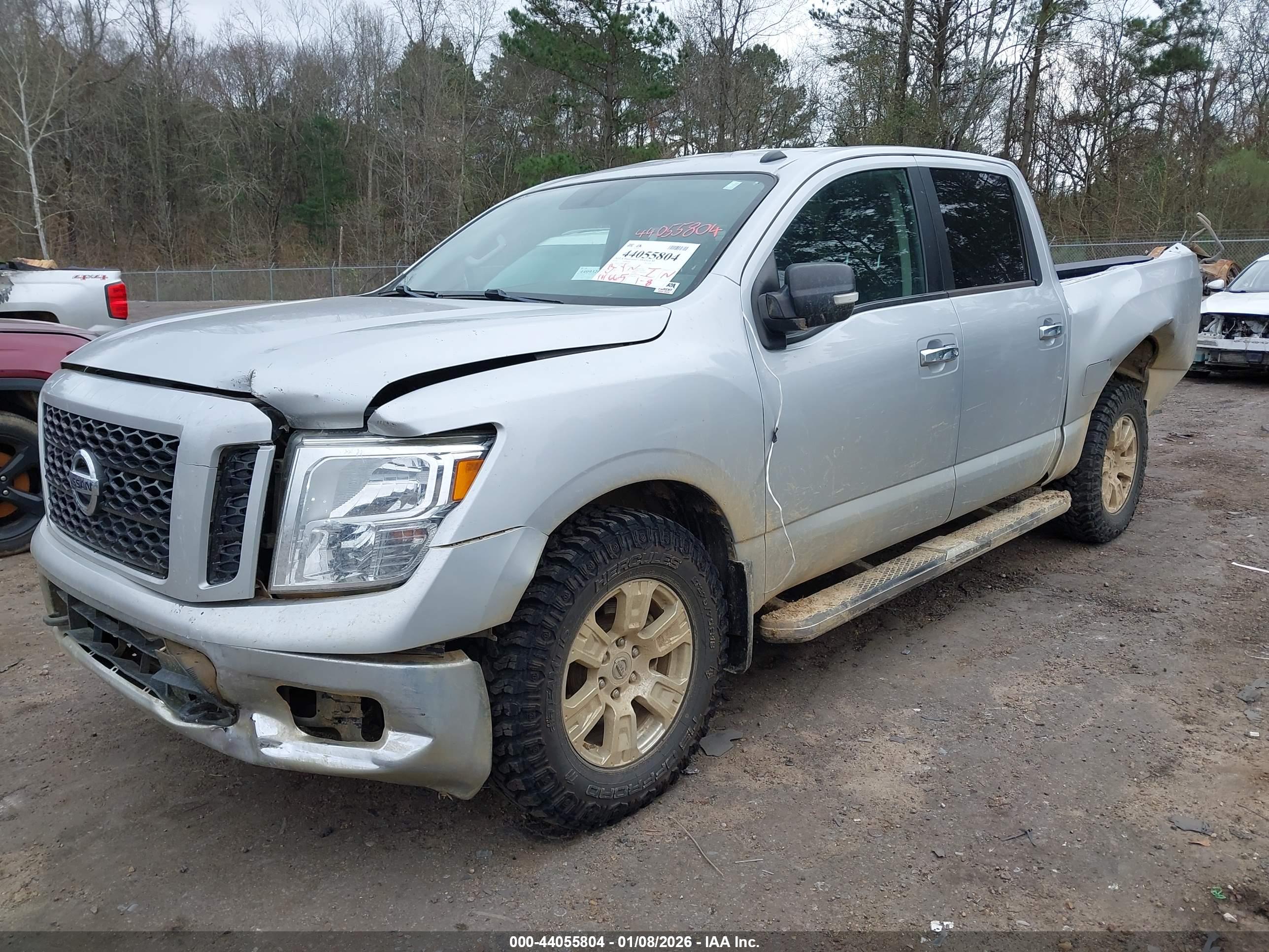 NISSAN TITAN image 2
