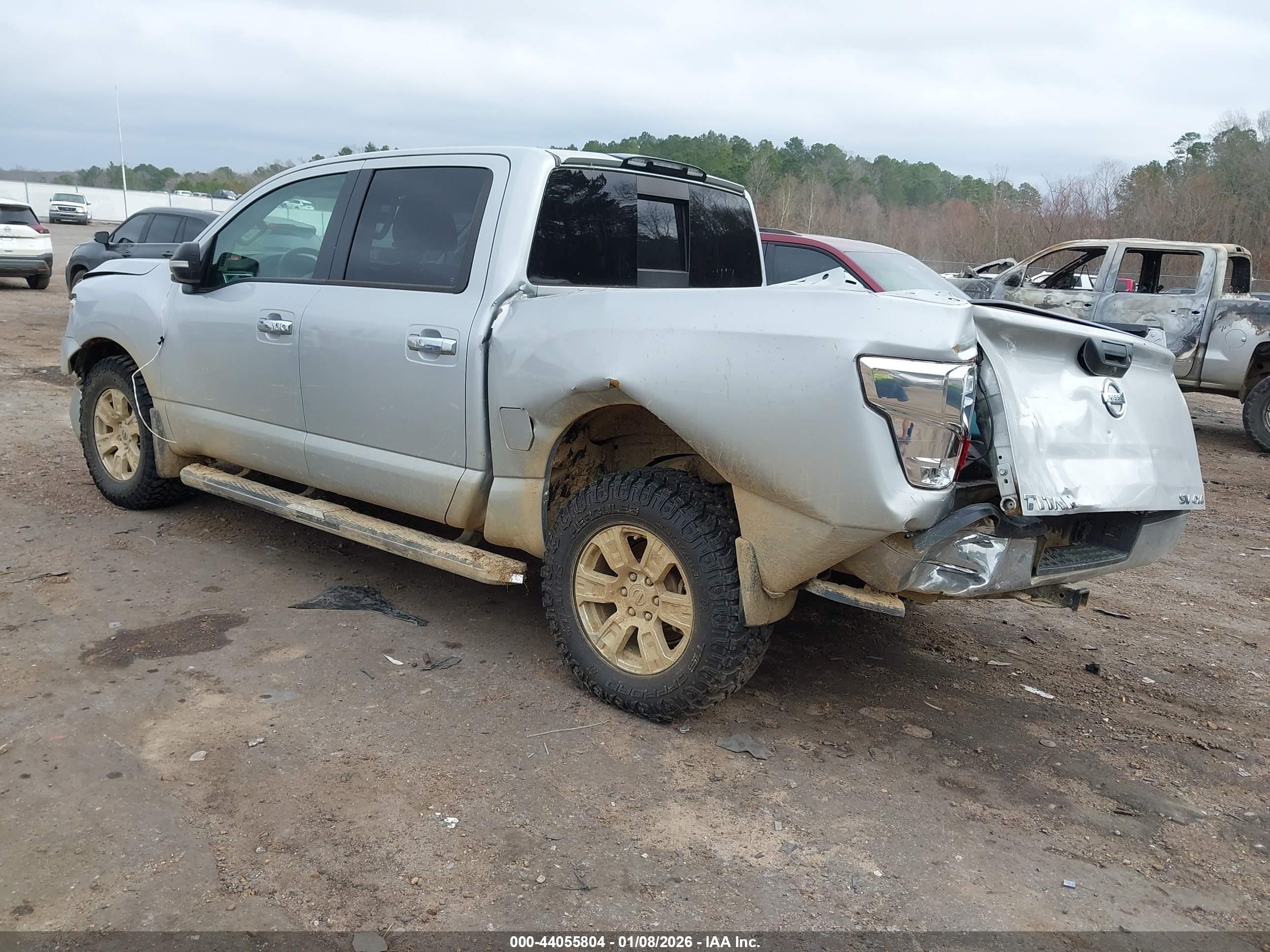 NISSAN TITAN image 3