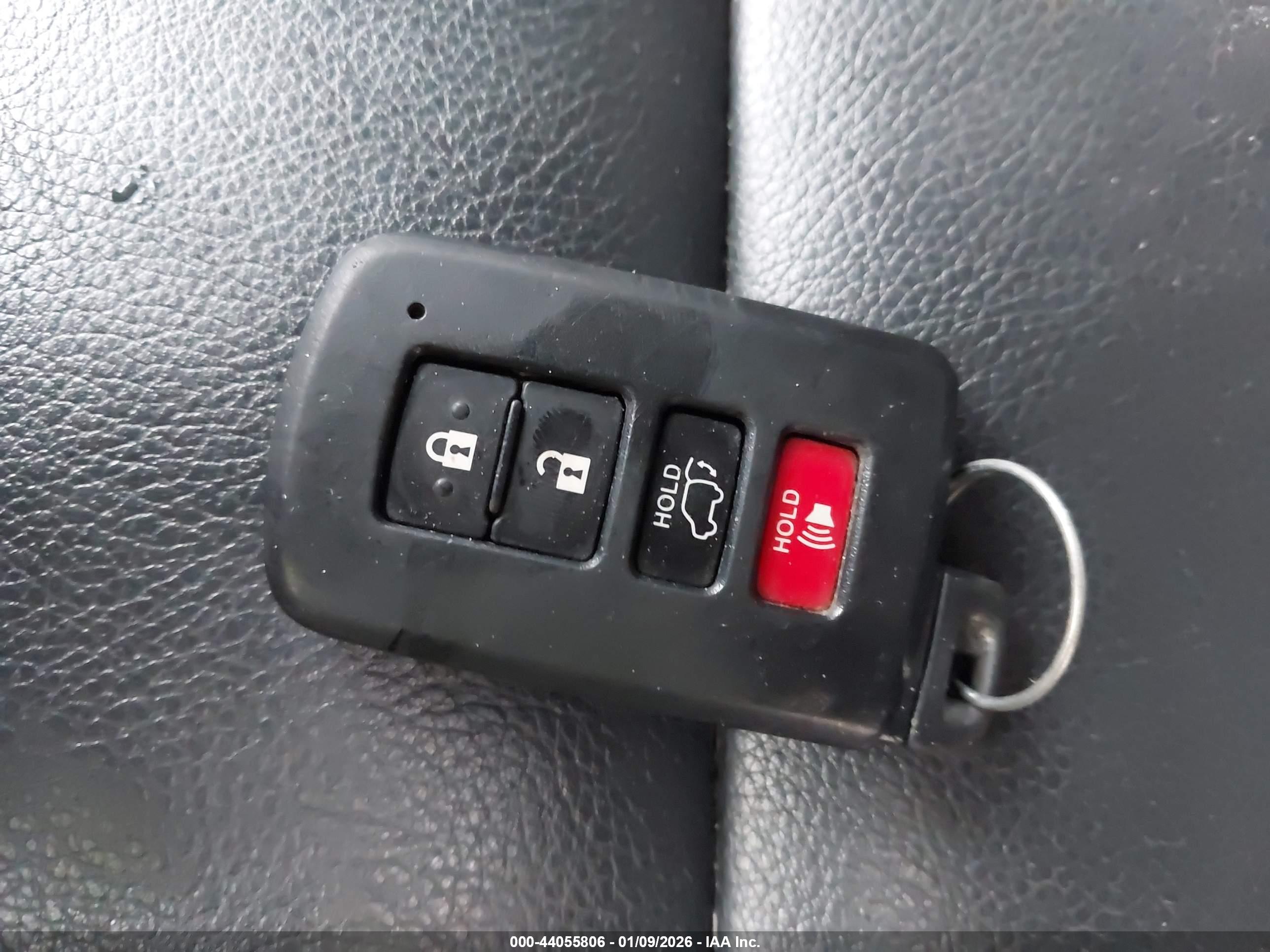 TOYOTA RAV4 image 11
