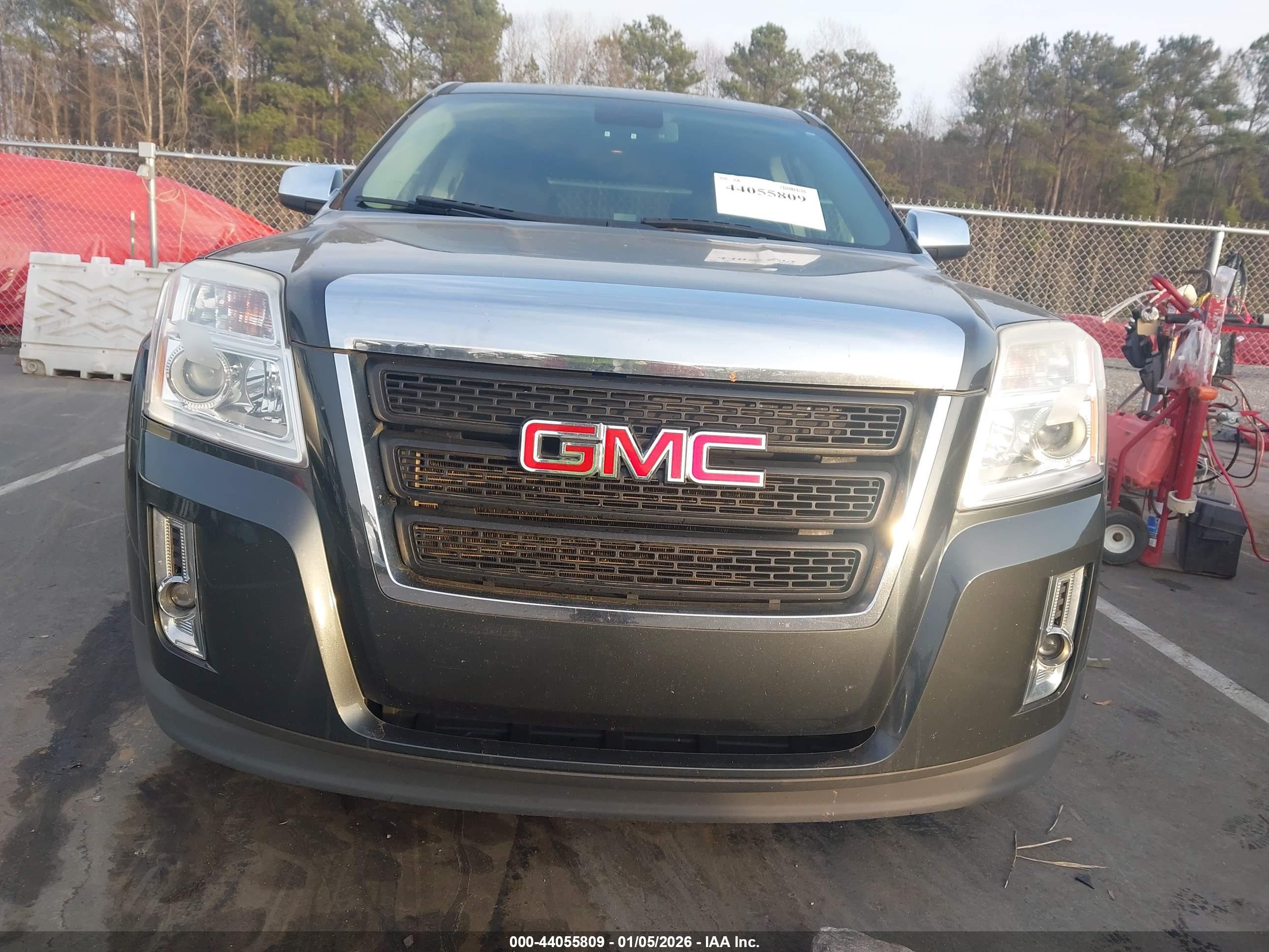 GMC TERRAIN image 6