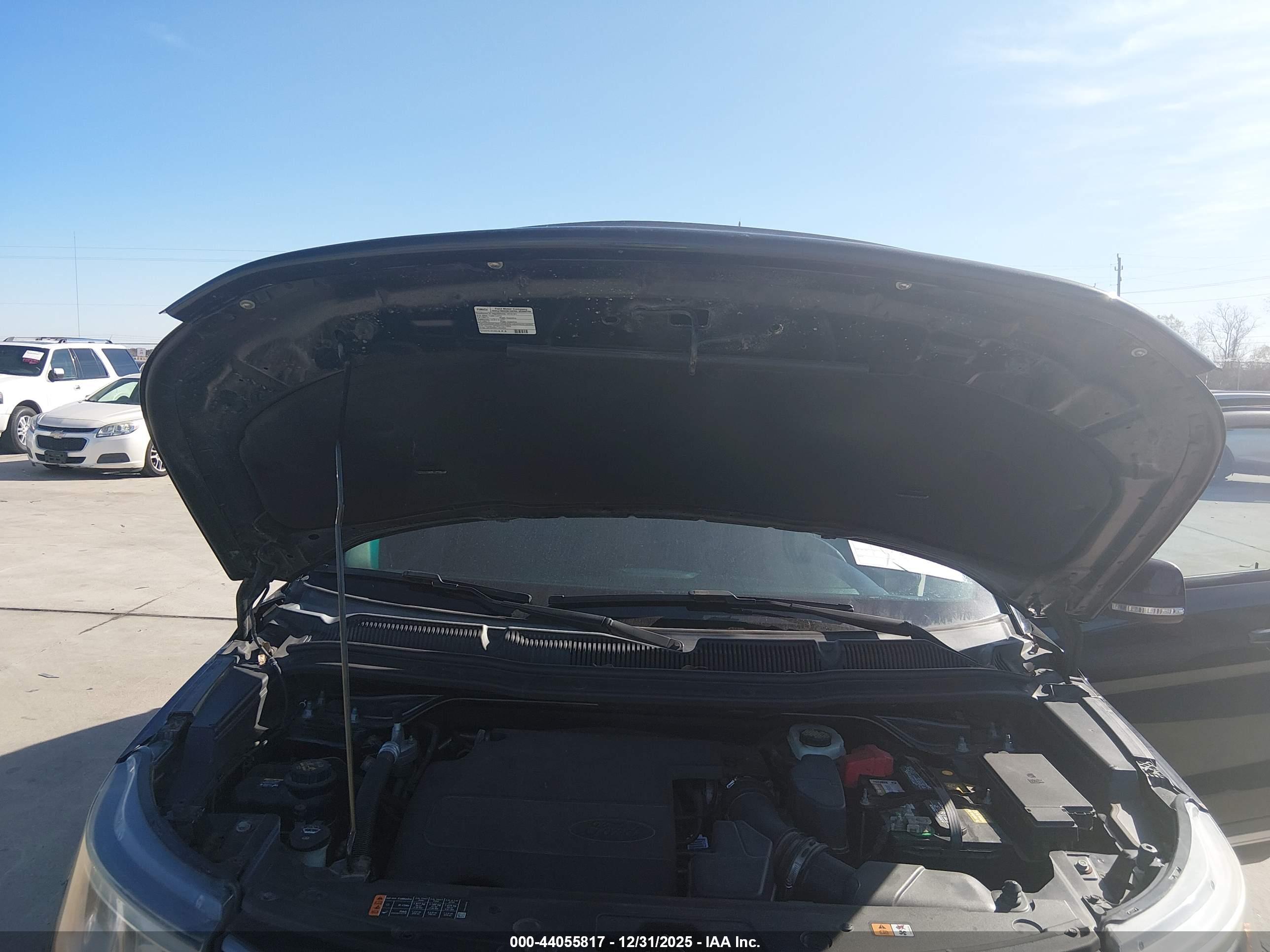 FORD EXPLORER image 10