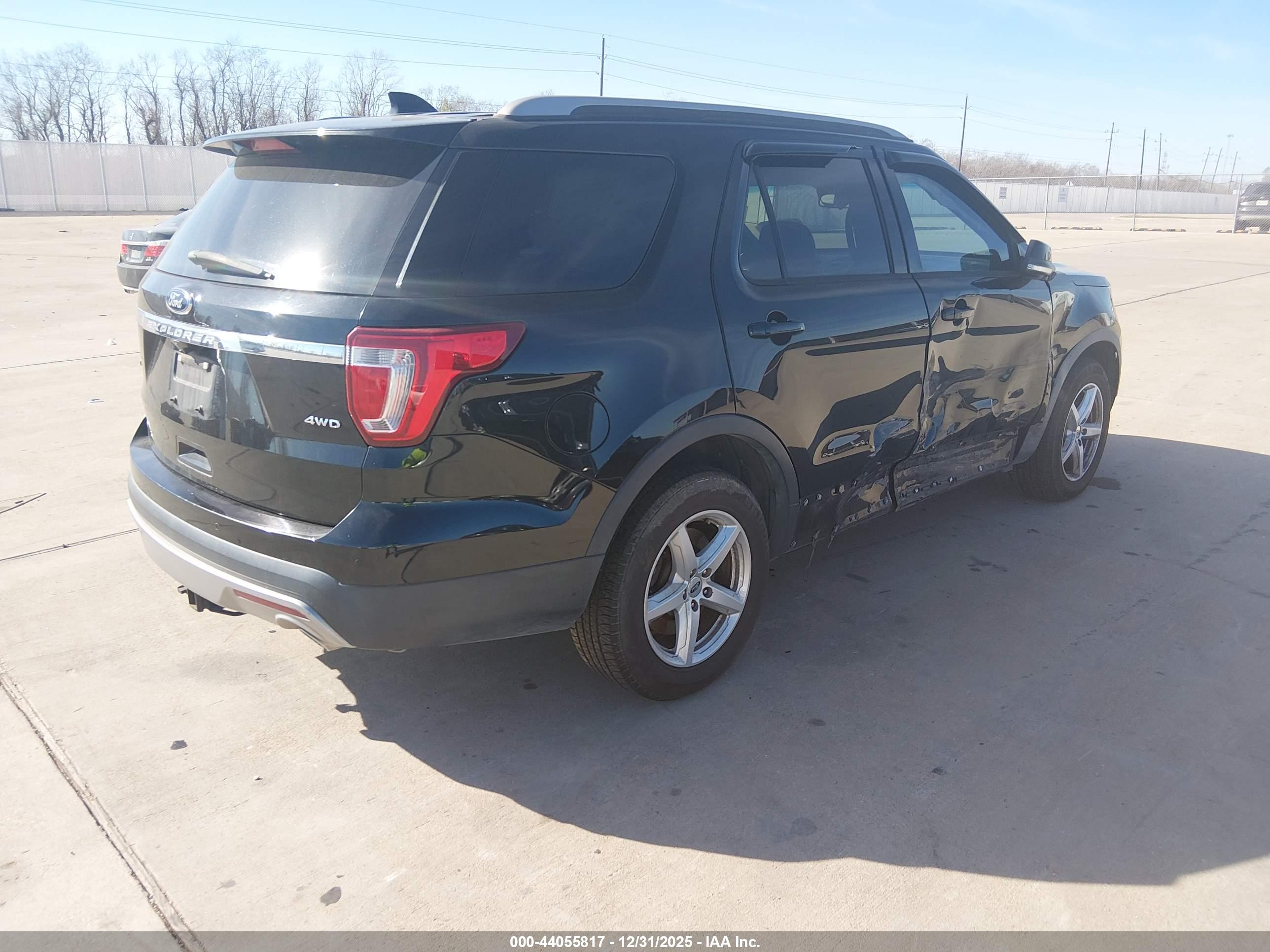 FORD EXPLORER image 4