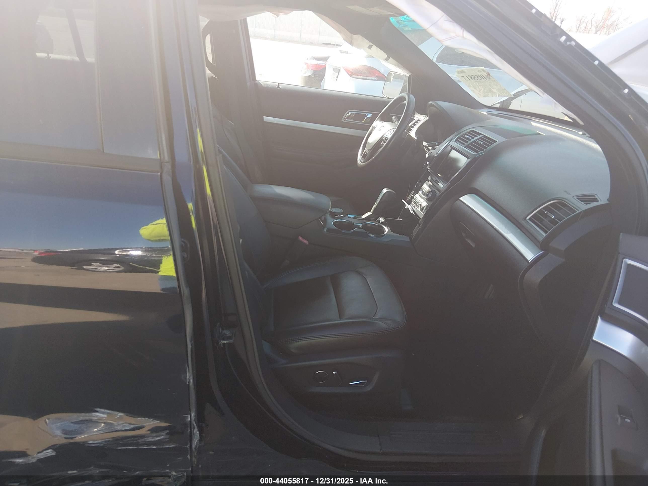 FORD EXPLORER image 5