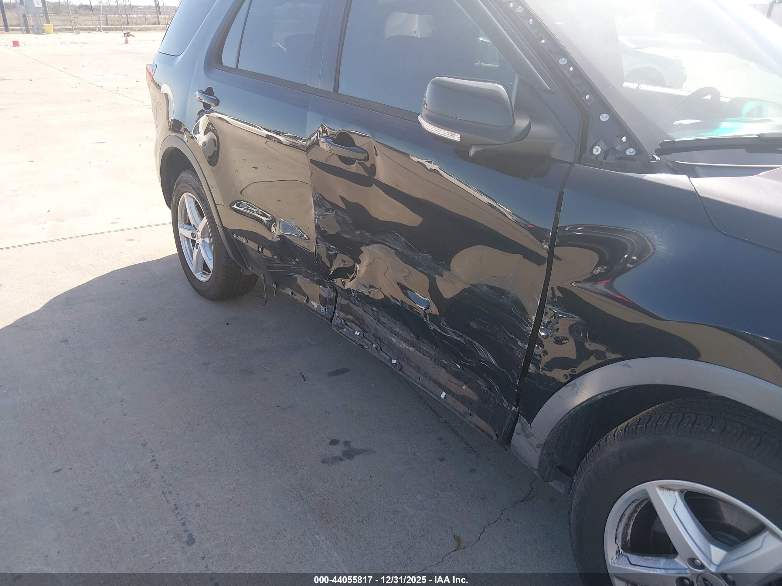 FORD EXPLORER image 6