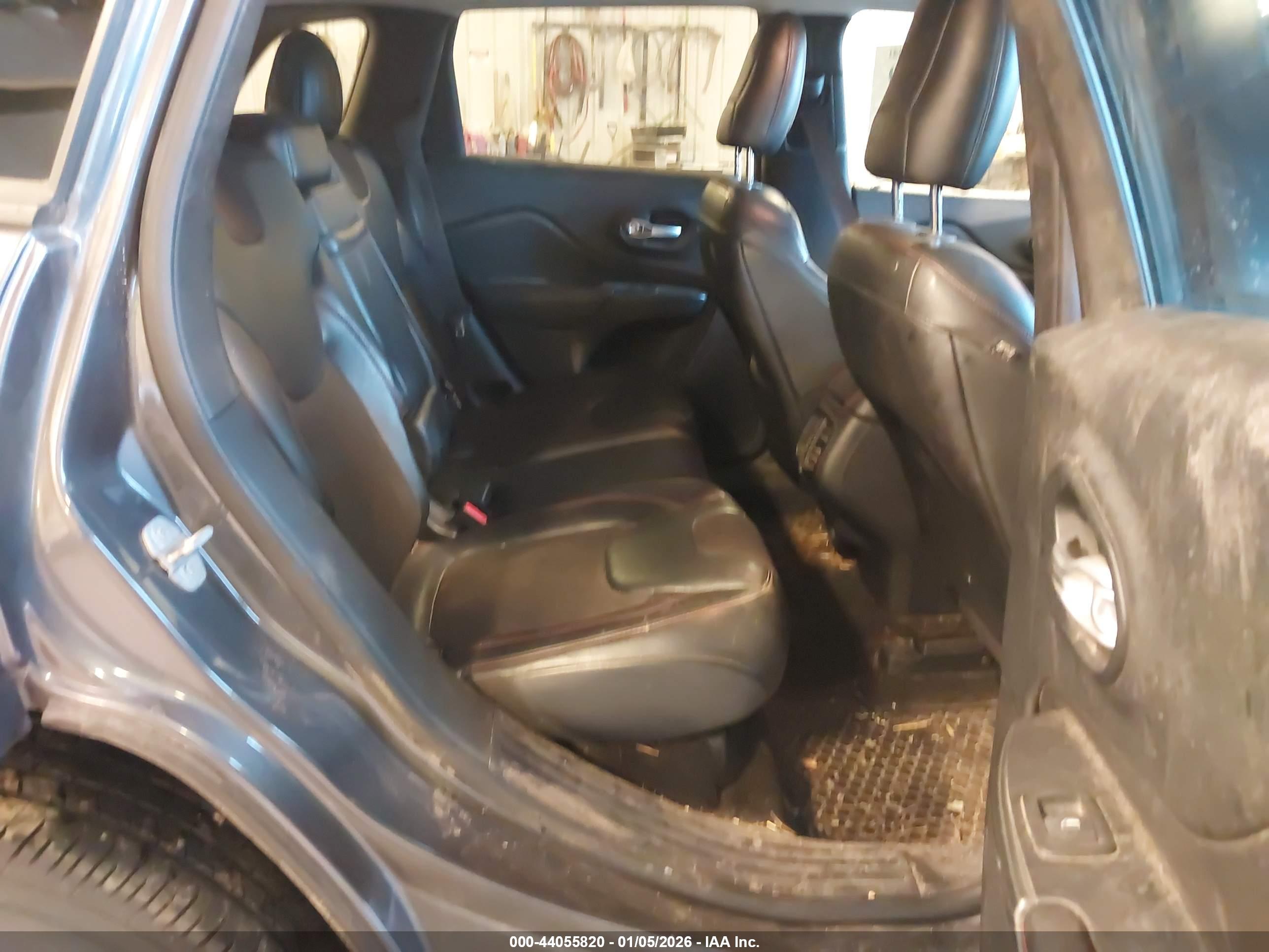 JEEP CHEROKEE image 8