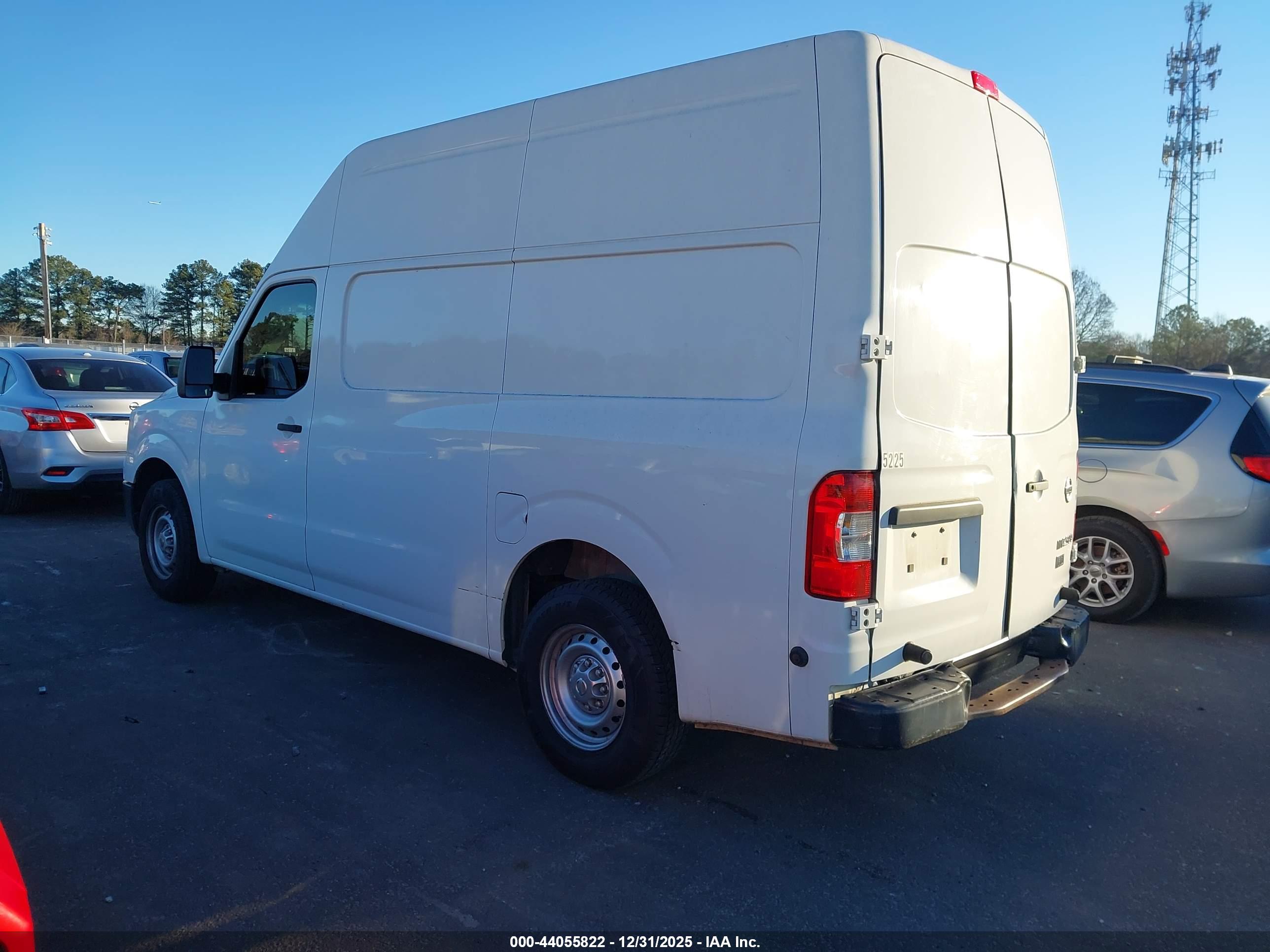 NISSAN NV image 3